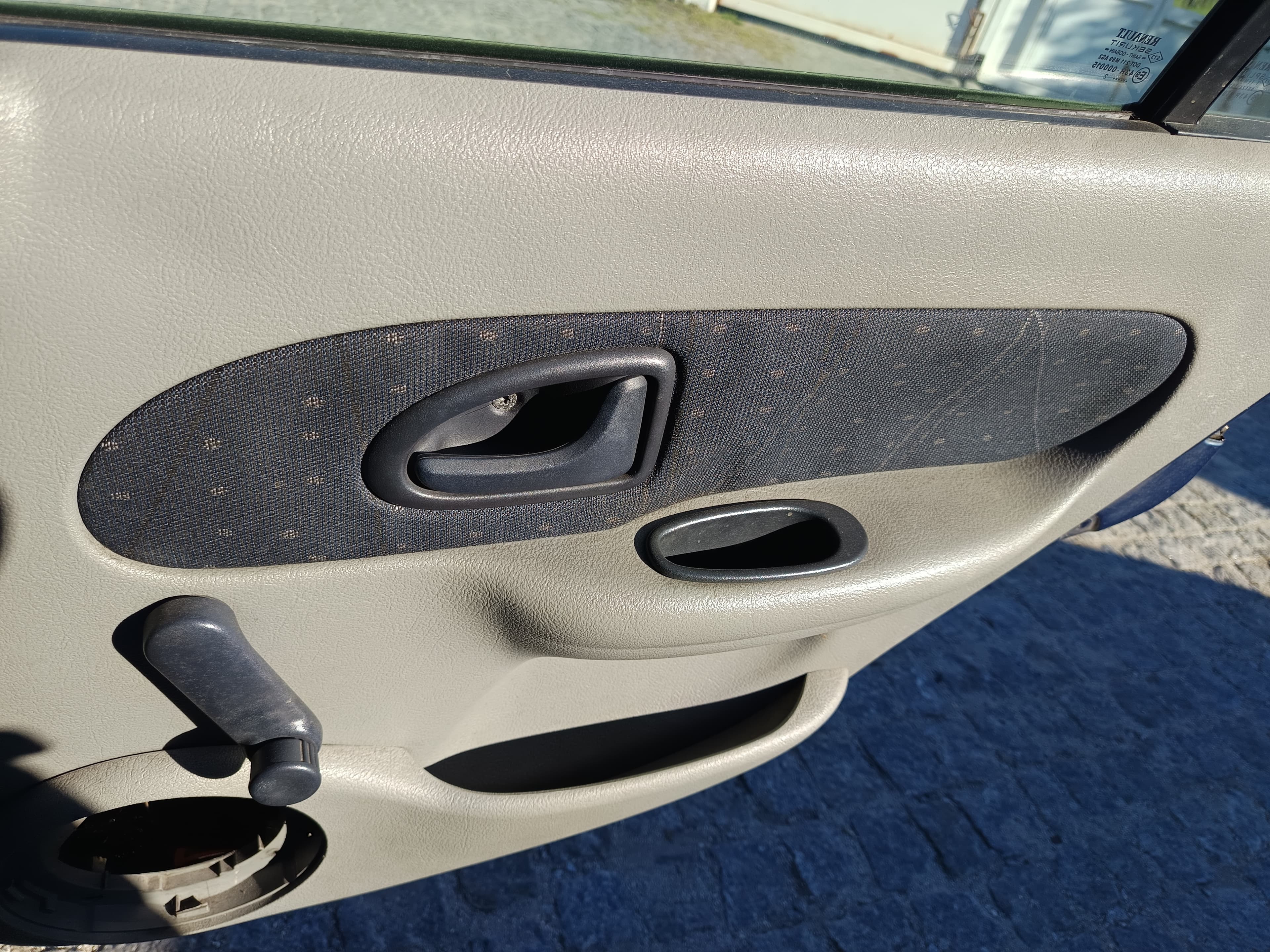 Renault Clio · Ano 2002 — imagem 22