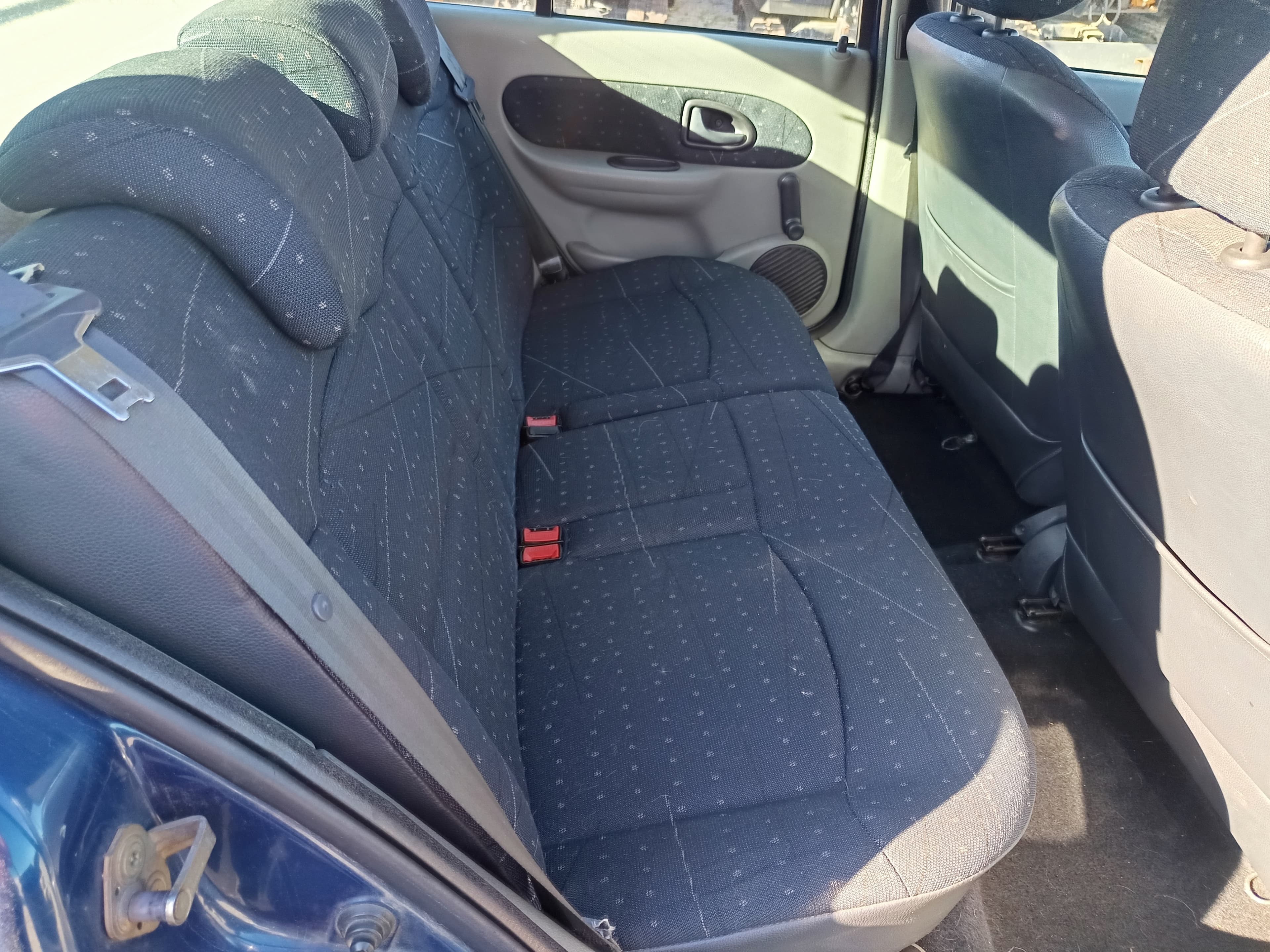 Renault Clio · Ano 2002 — imagem 23