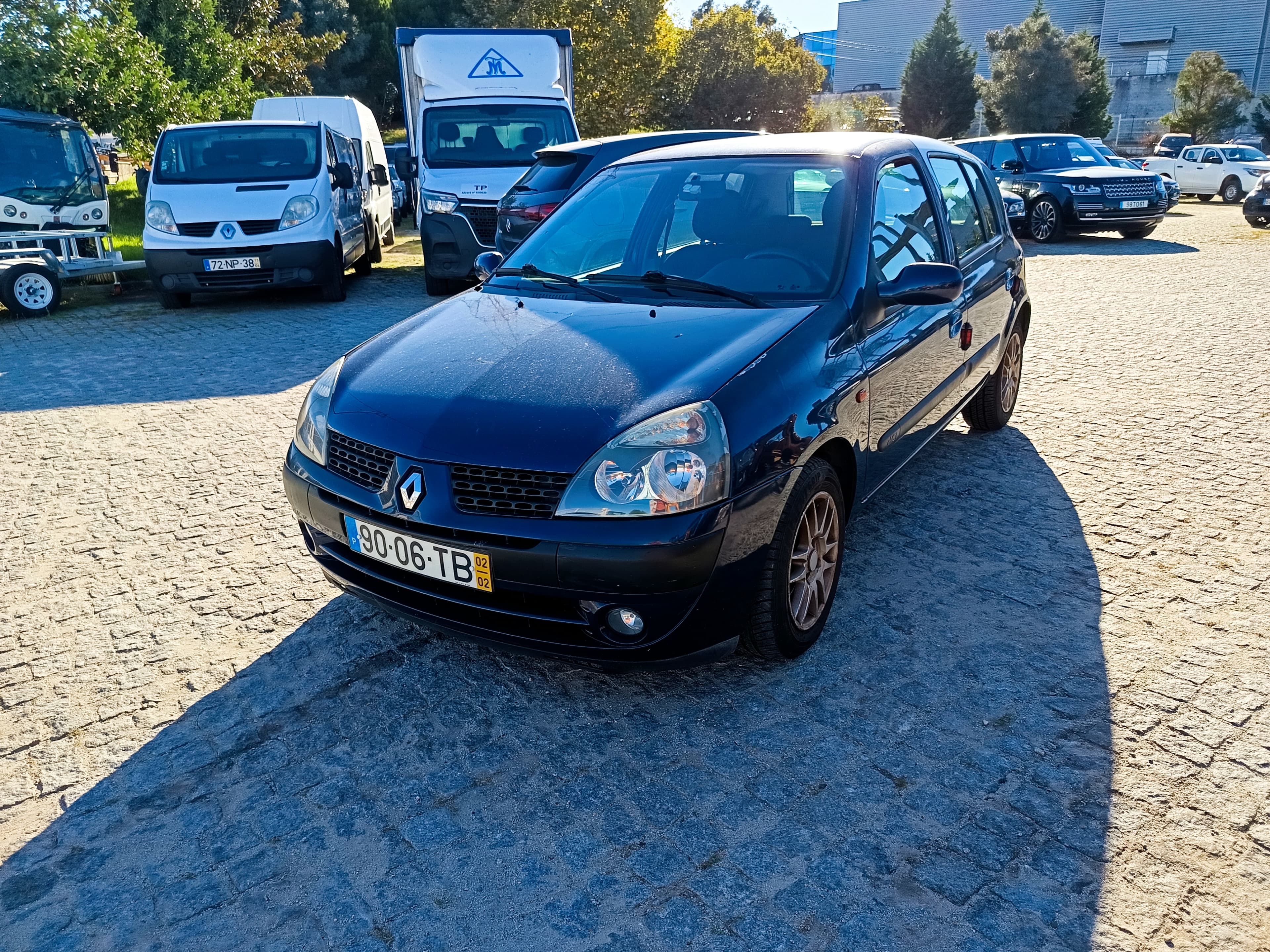 Renault Clio · Ano 2002 — imagem 1