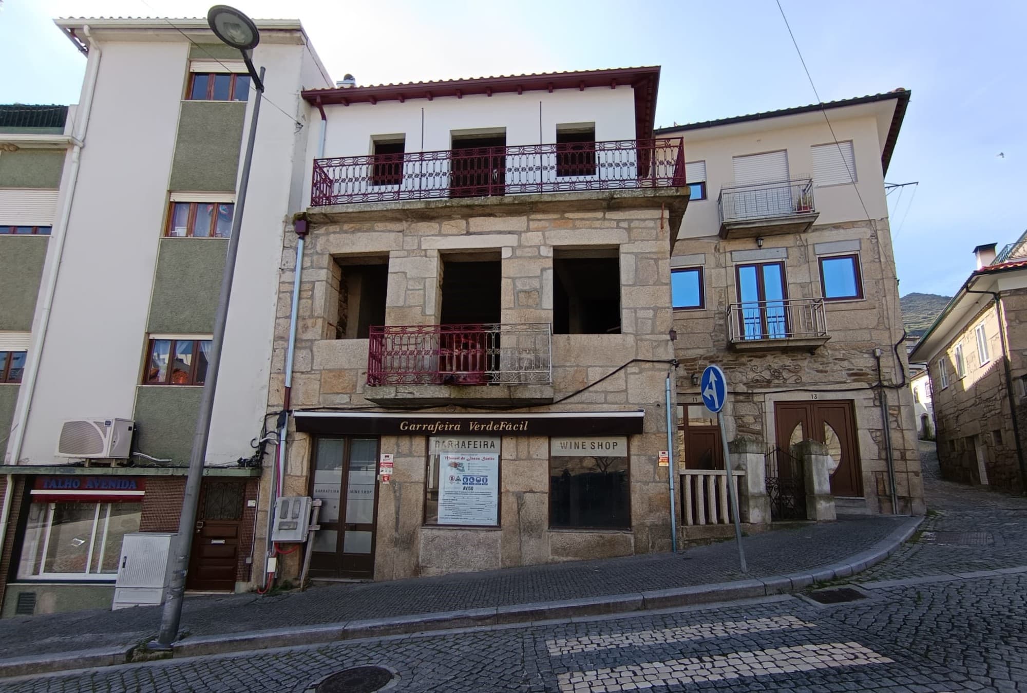 Edifício com 3 Pisos · Tabuaço — imagen 1