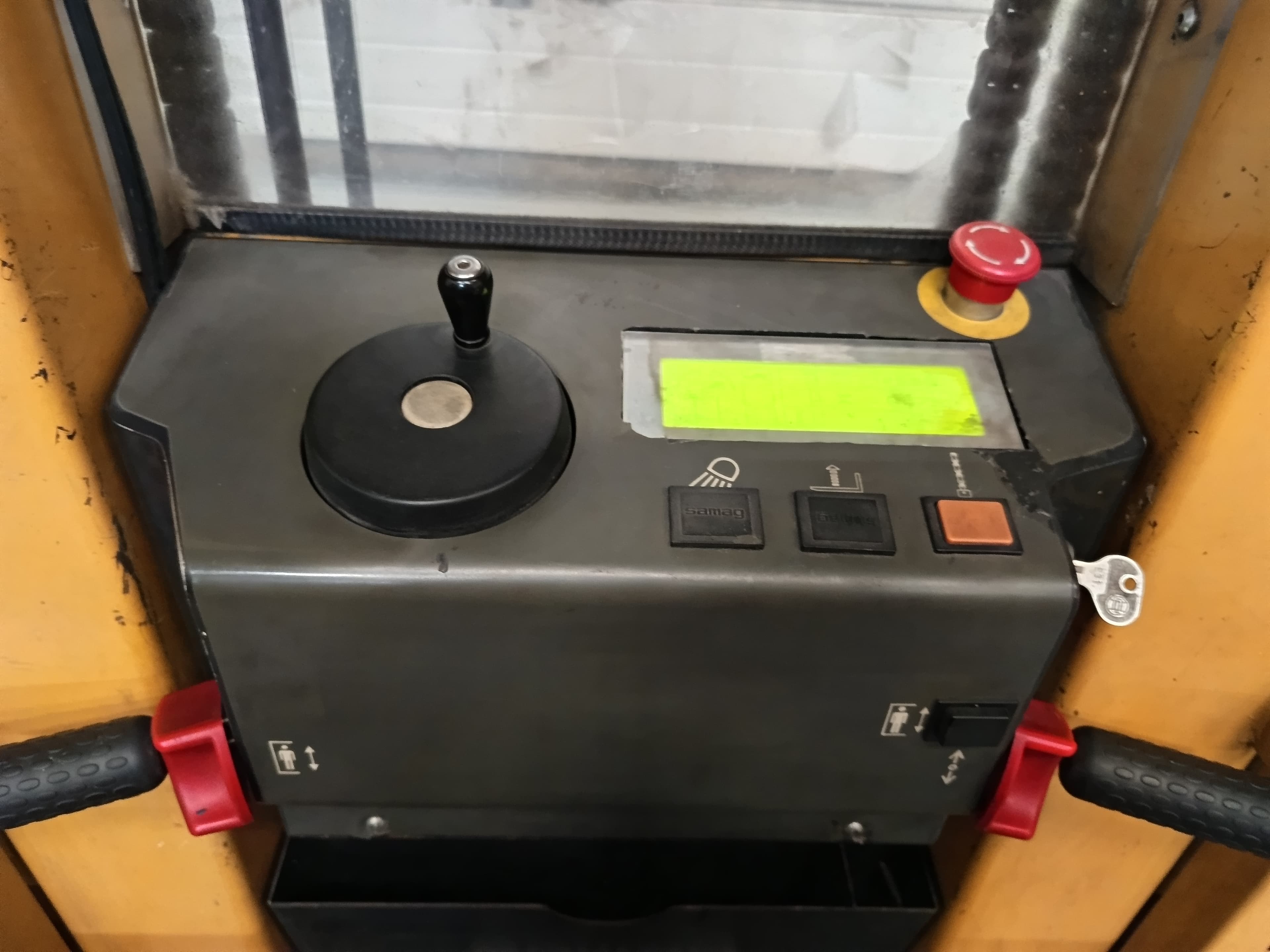 Stacker Samag MAX 2 Preparador de Encomenda · Elétrico · Ano 2001 — imagem 8