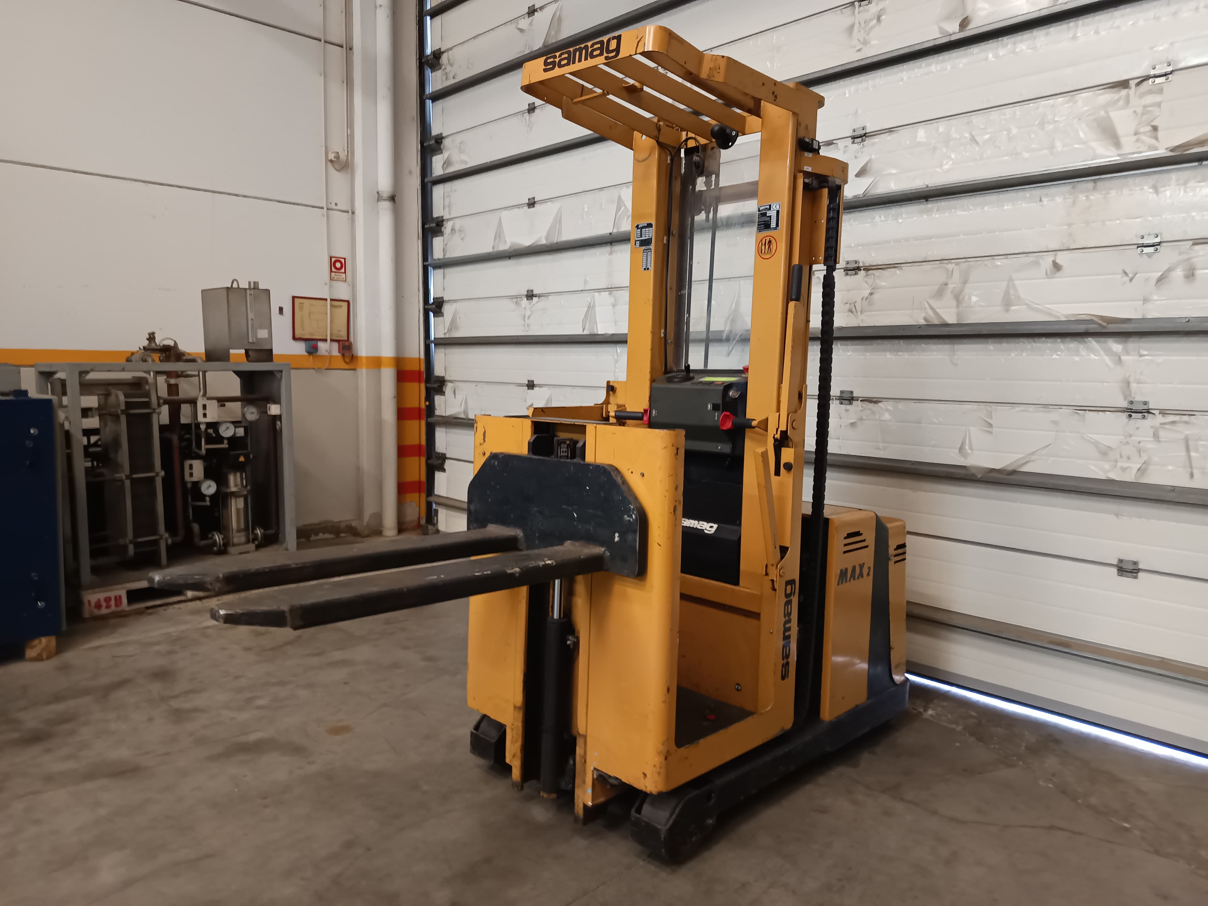 Stacker Samag MAX 2 Preparador de Encomenda · Elétrico · Ano 2001 — imagem 1