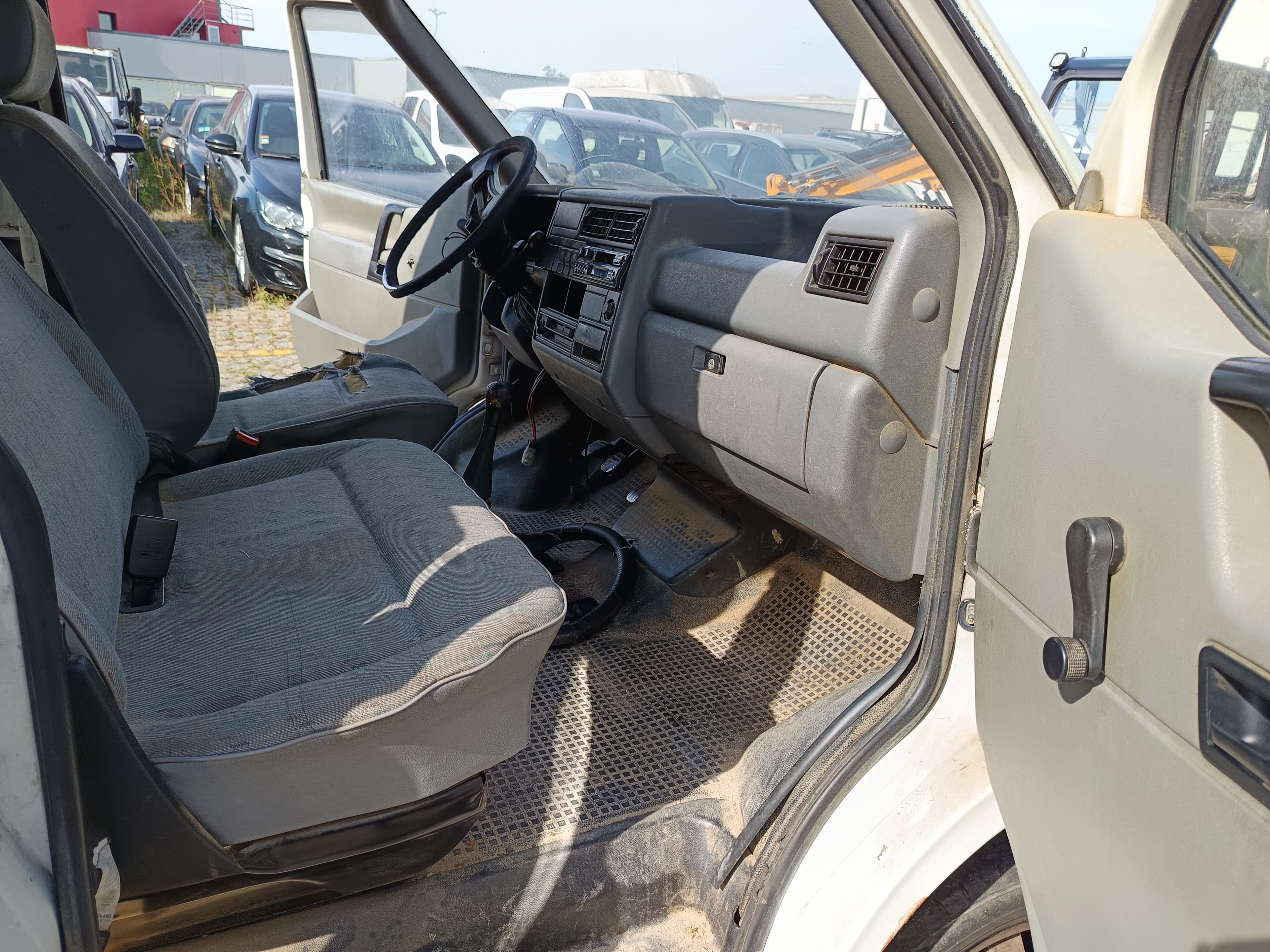 Volkswagen Transporter T4 · Ano 1996 — image 24