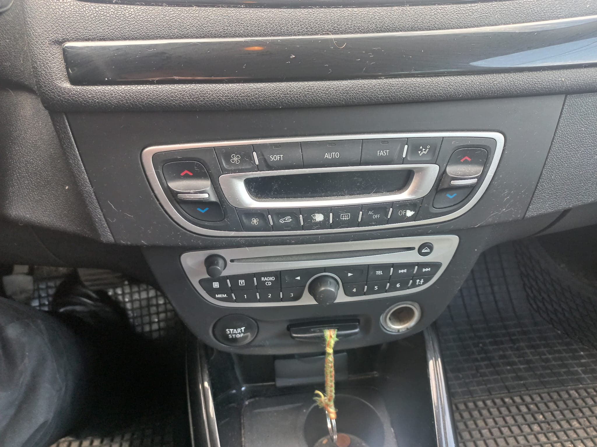 Renault Mégane · Ano 2012 — imagen 28