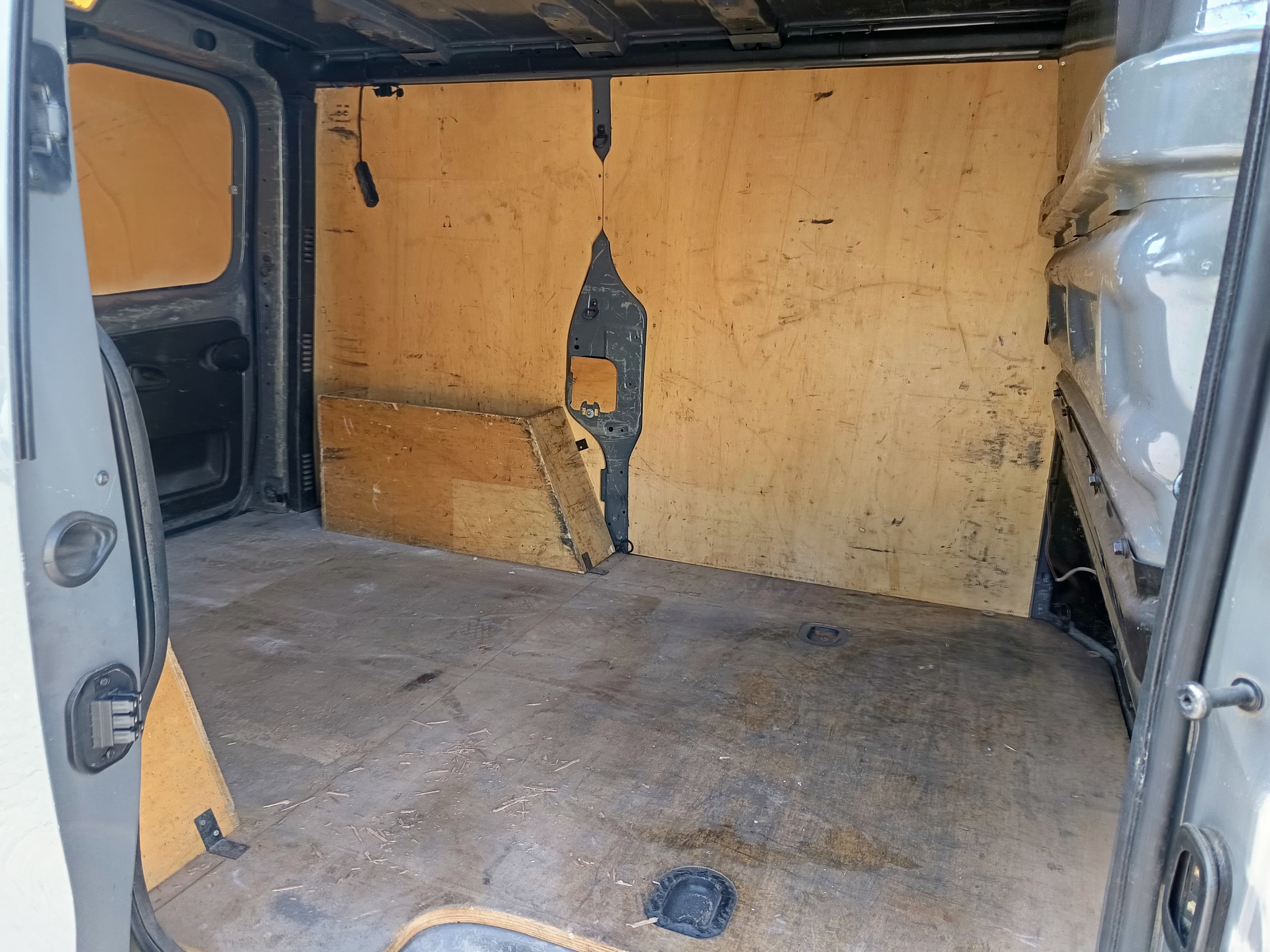 Renault Trafic · Ano 2015 — imagem 17