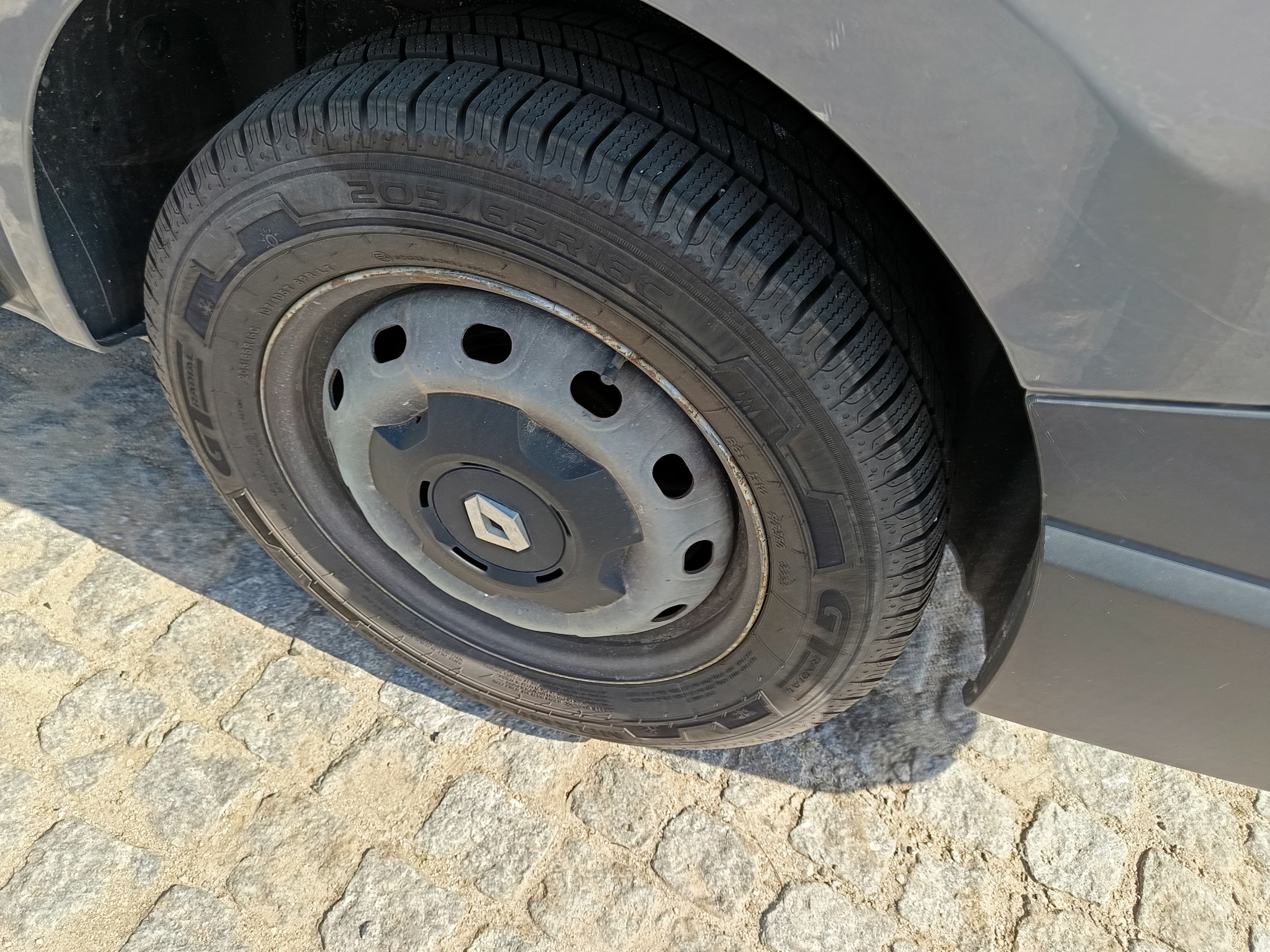 Renault Trafic · Ano 2015 — imagem 14
