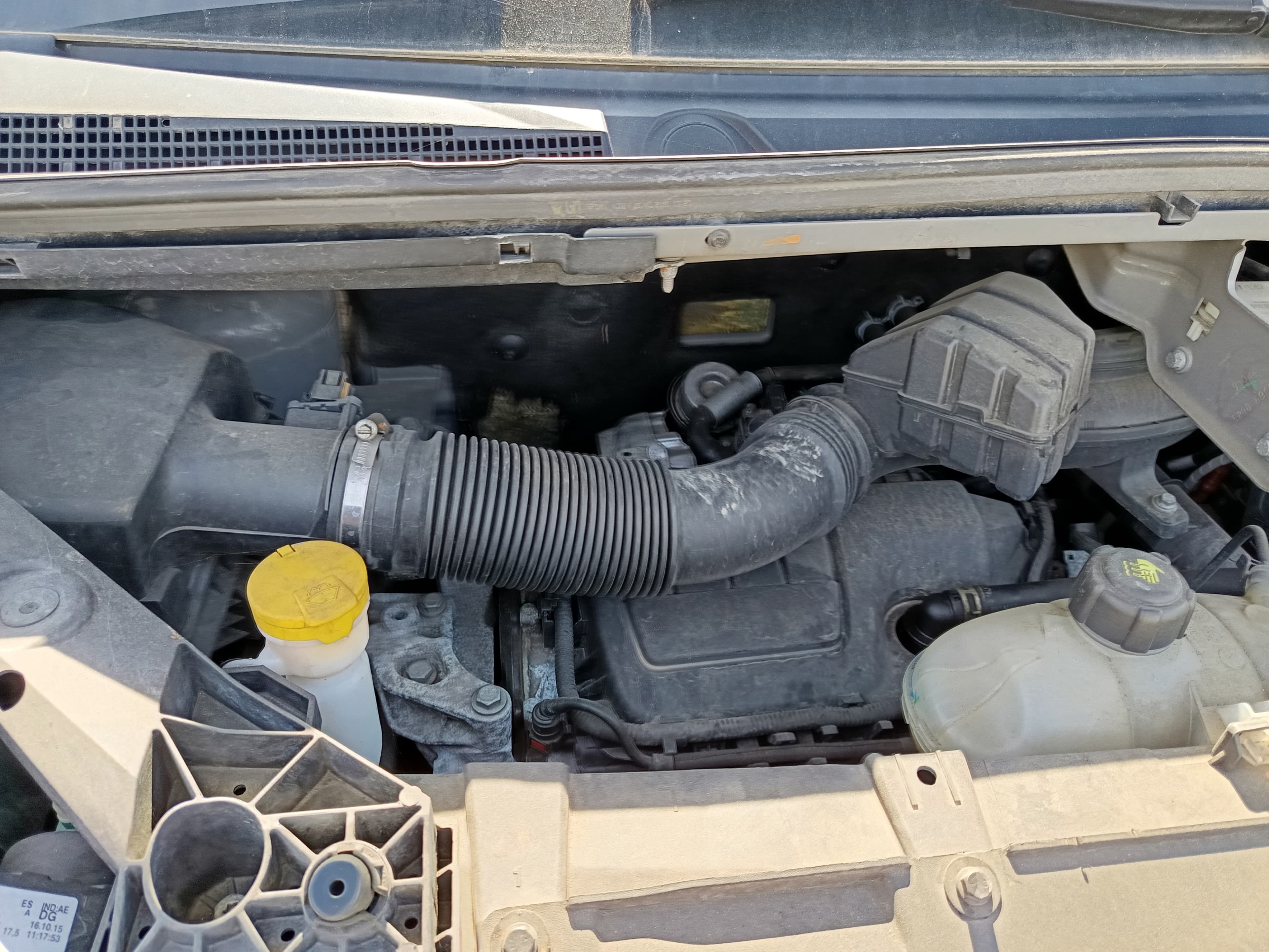 Renault Trafic · Ano 2015 — imagem 19