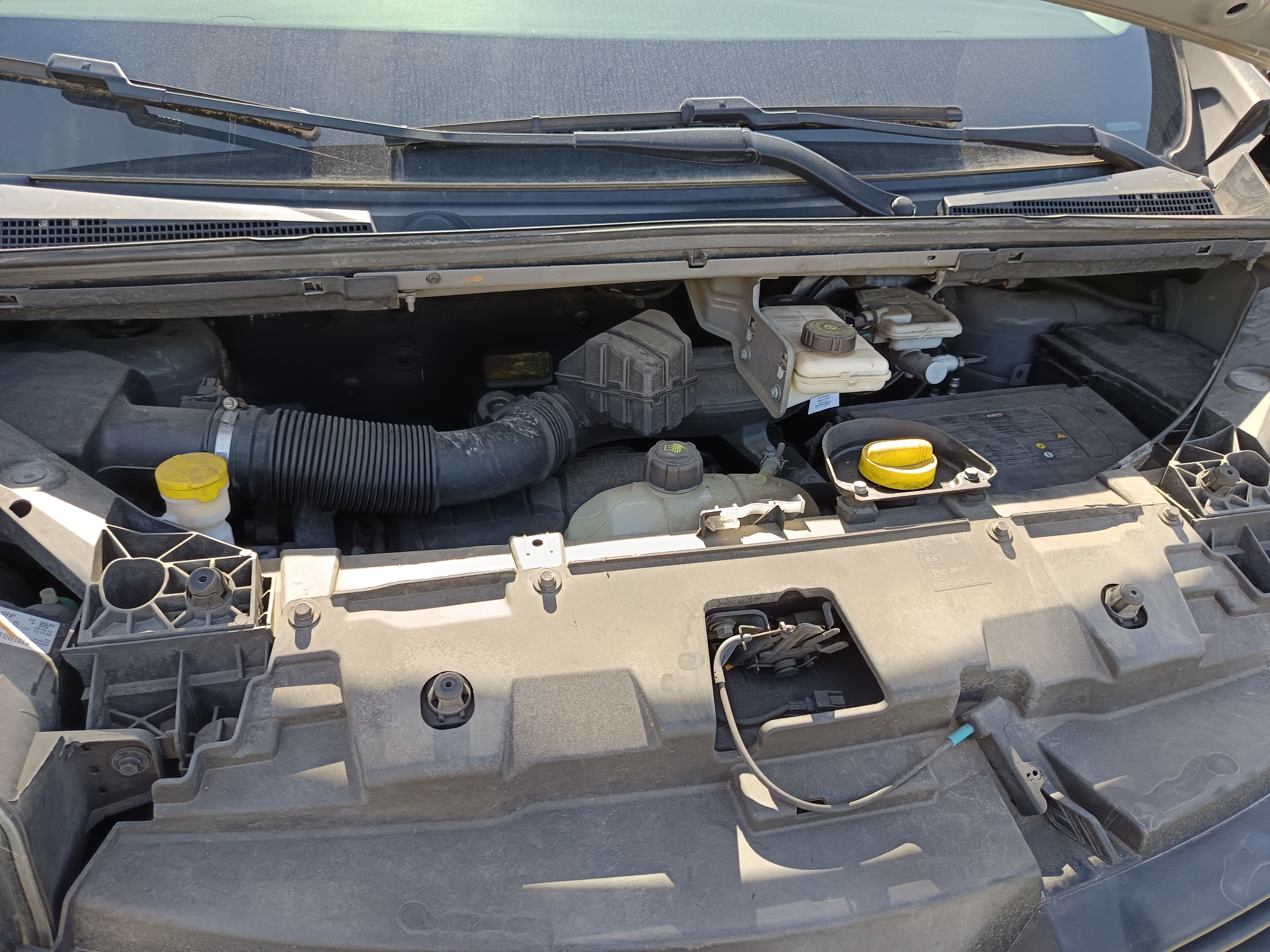 Renault Trafic · Ano 2015 — imagem 18