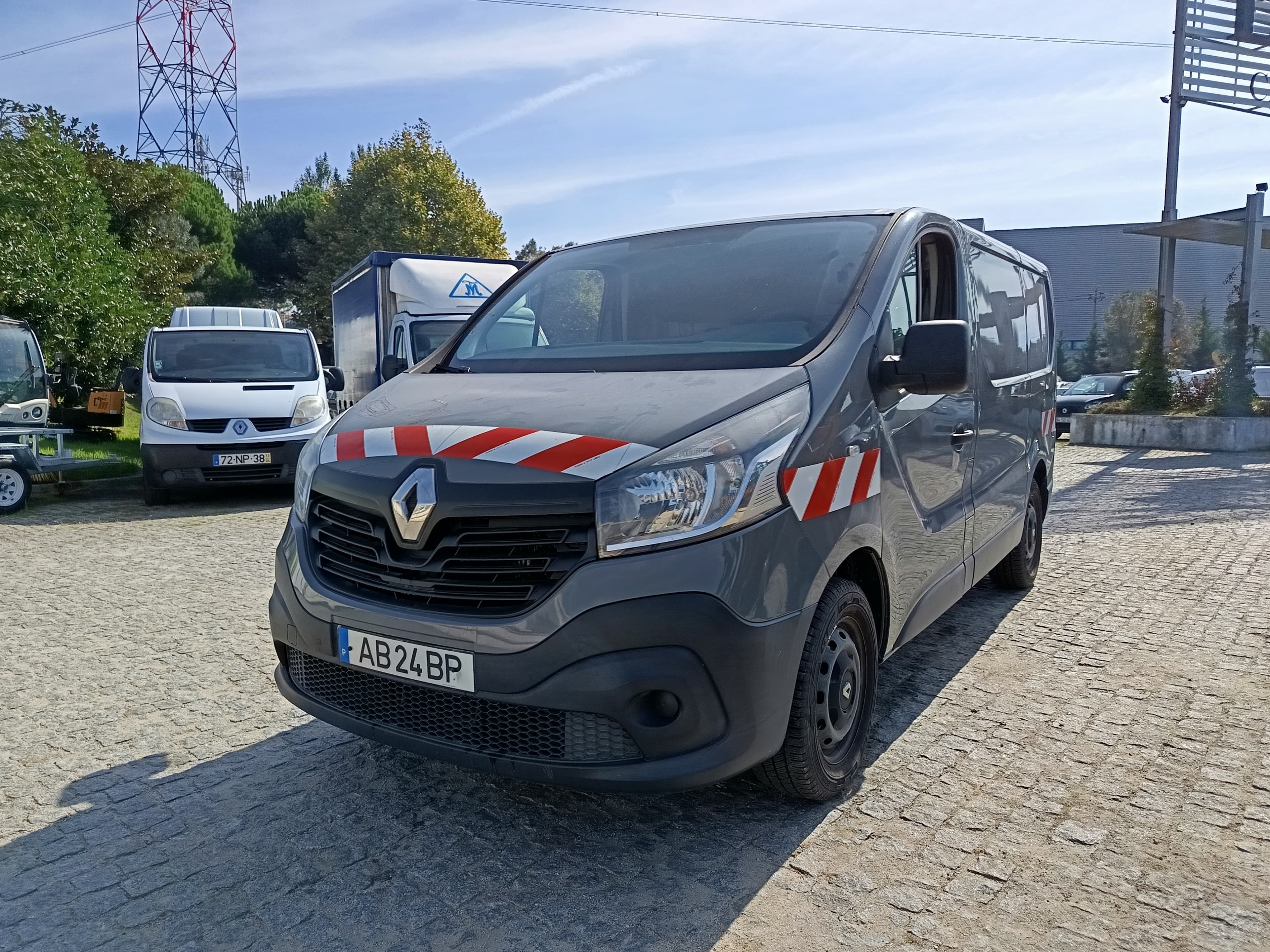 Renault Trafic · Ano 2015 — imagem 2
