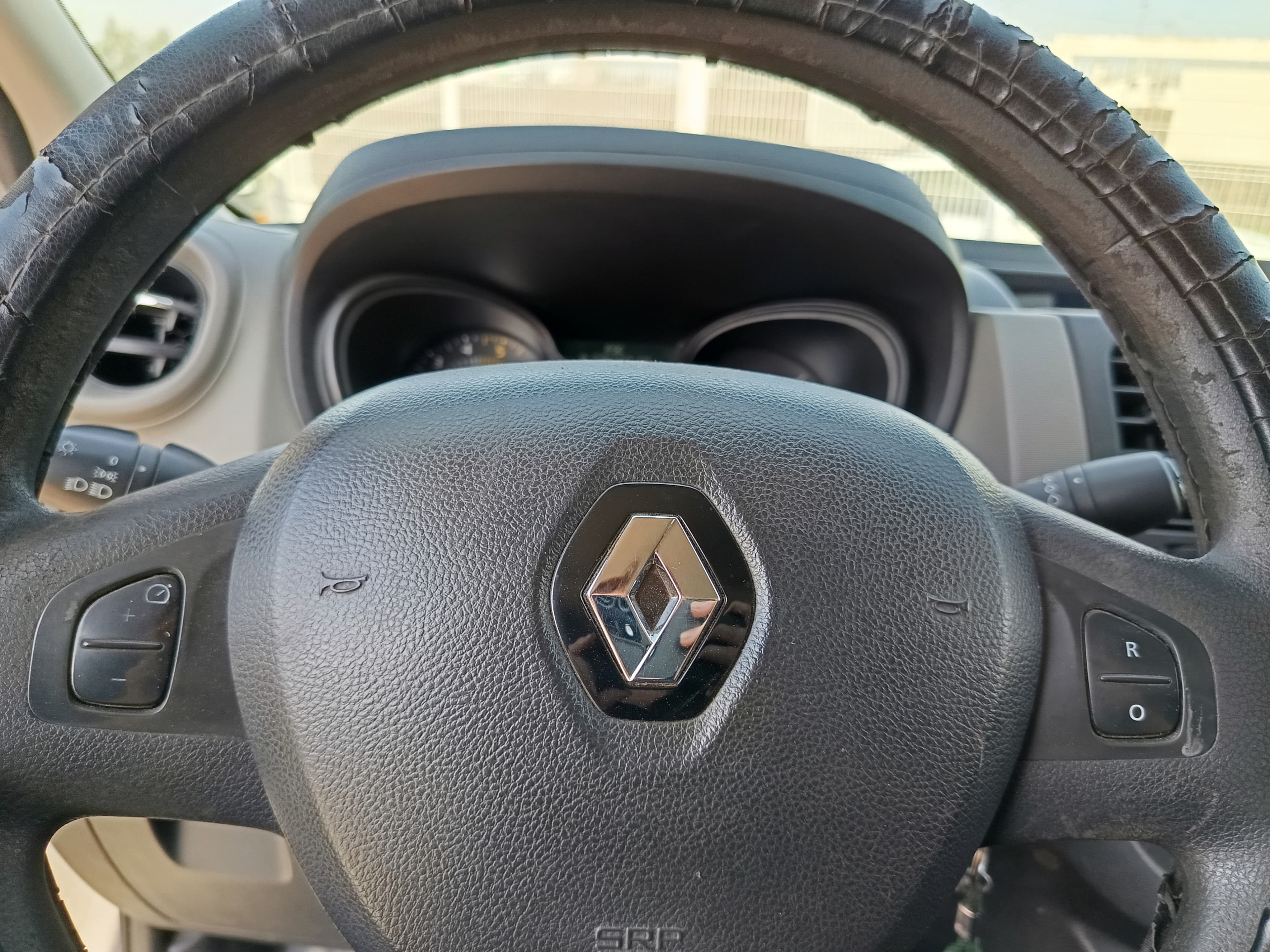 Renault Trafic · Ano 2015 — imagem 27