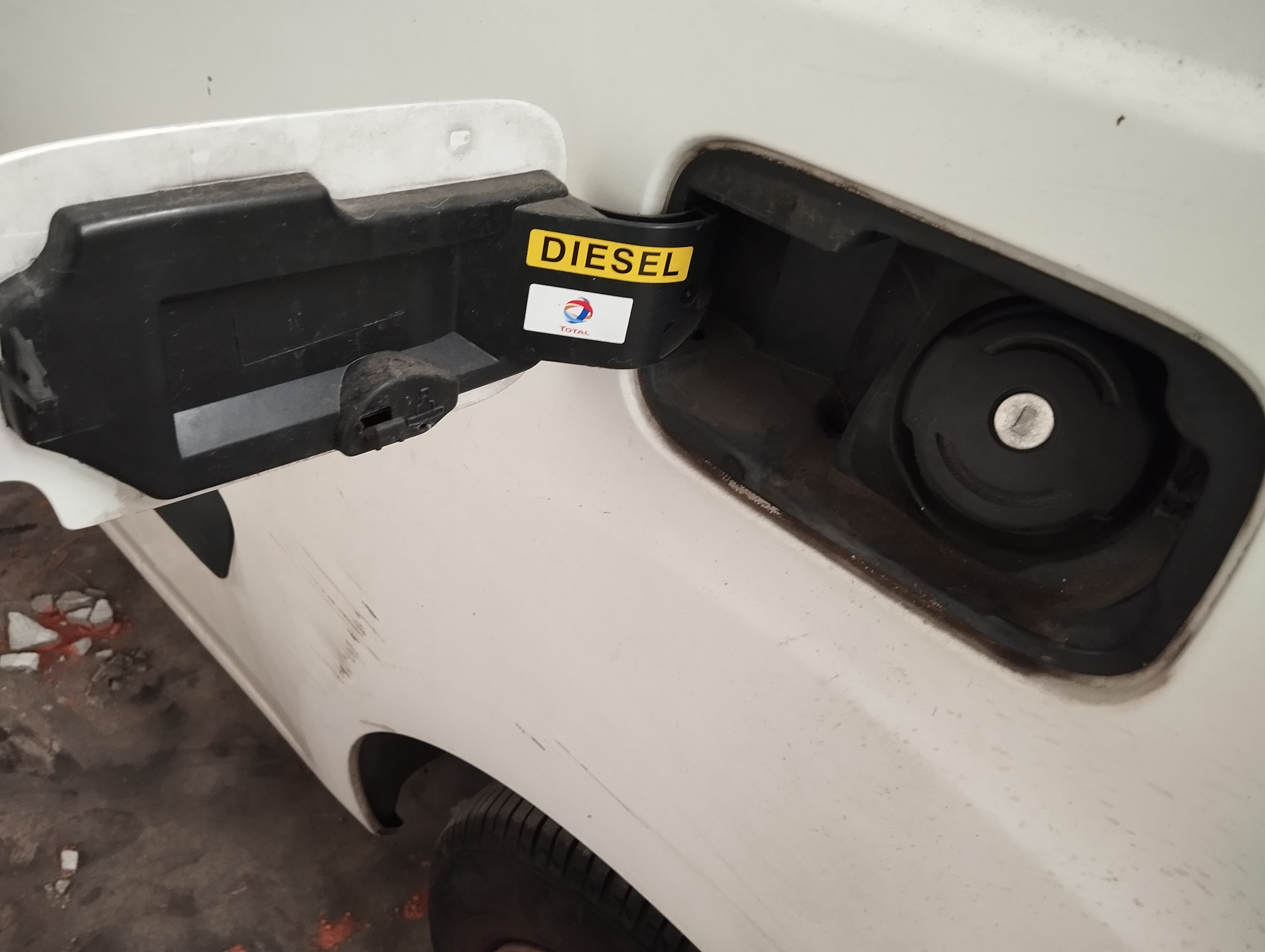 Citroën Berlingo 1.6 HDi · Ano 2016 — image 13