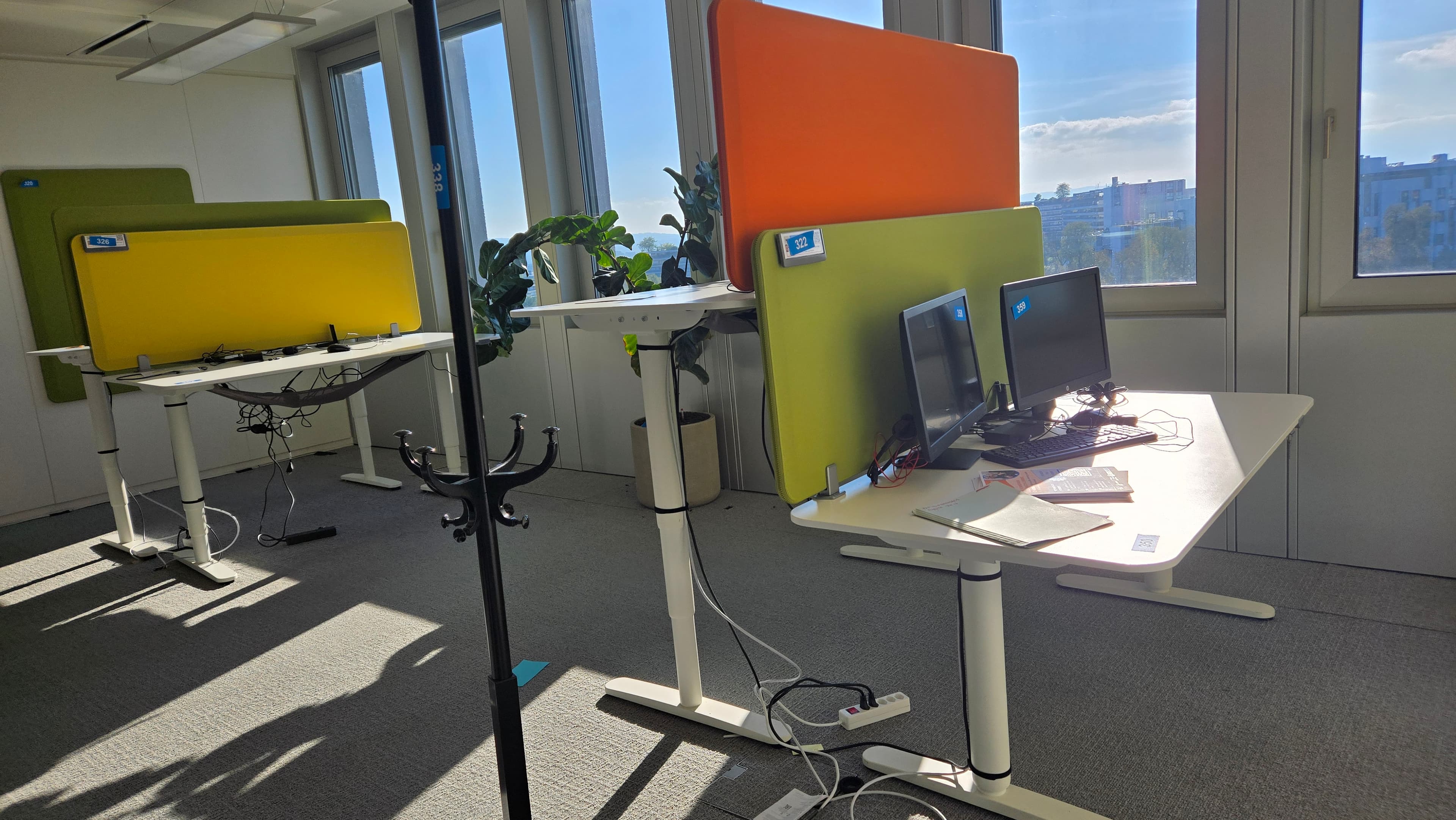 Ensemble de postes de travail ergonomiques — image 3