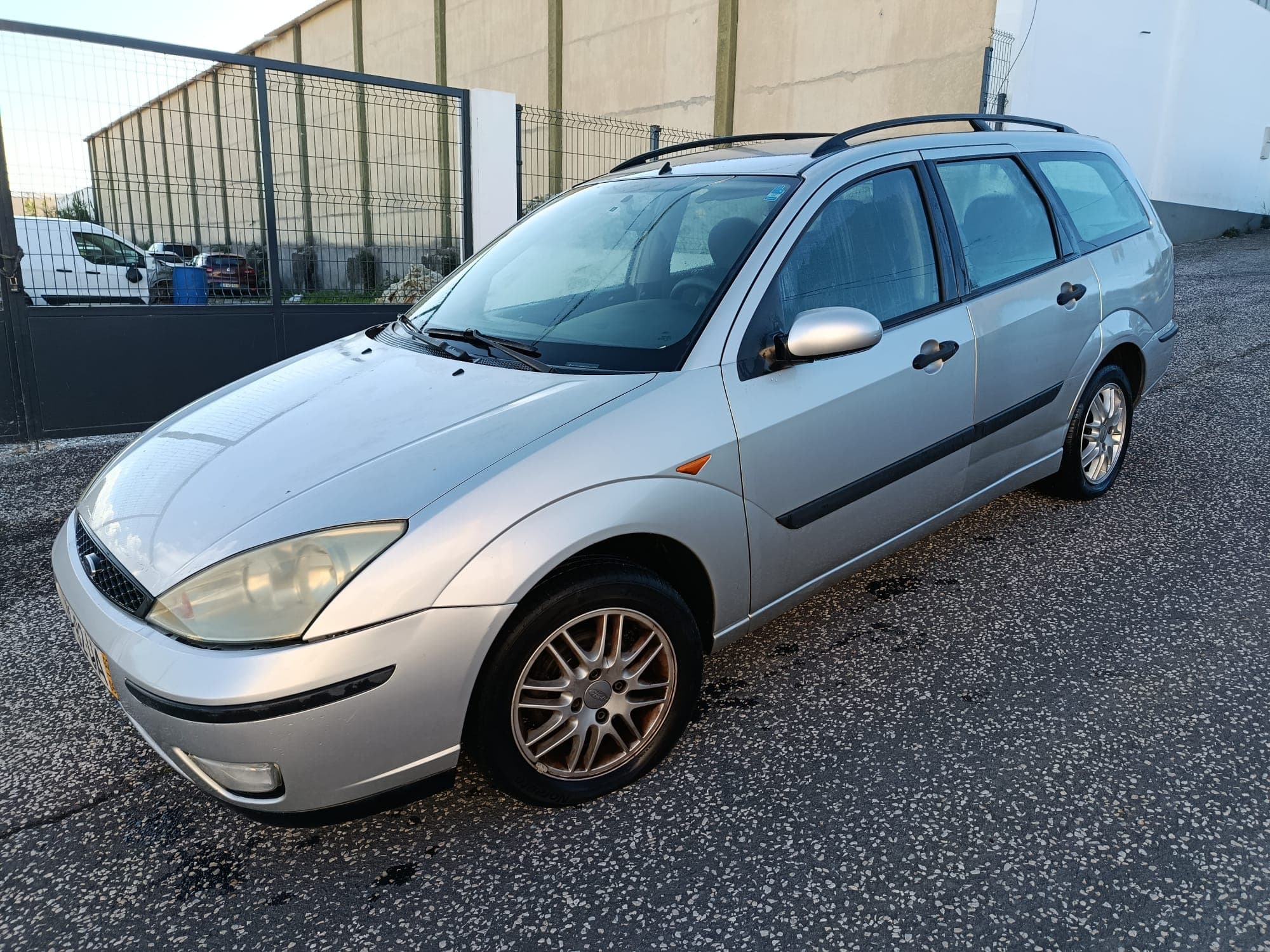 Ford Focus · Ano 2002 — image 2