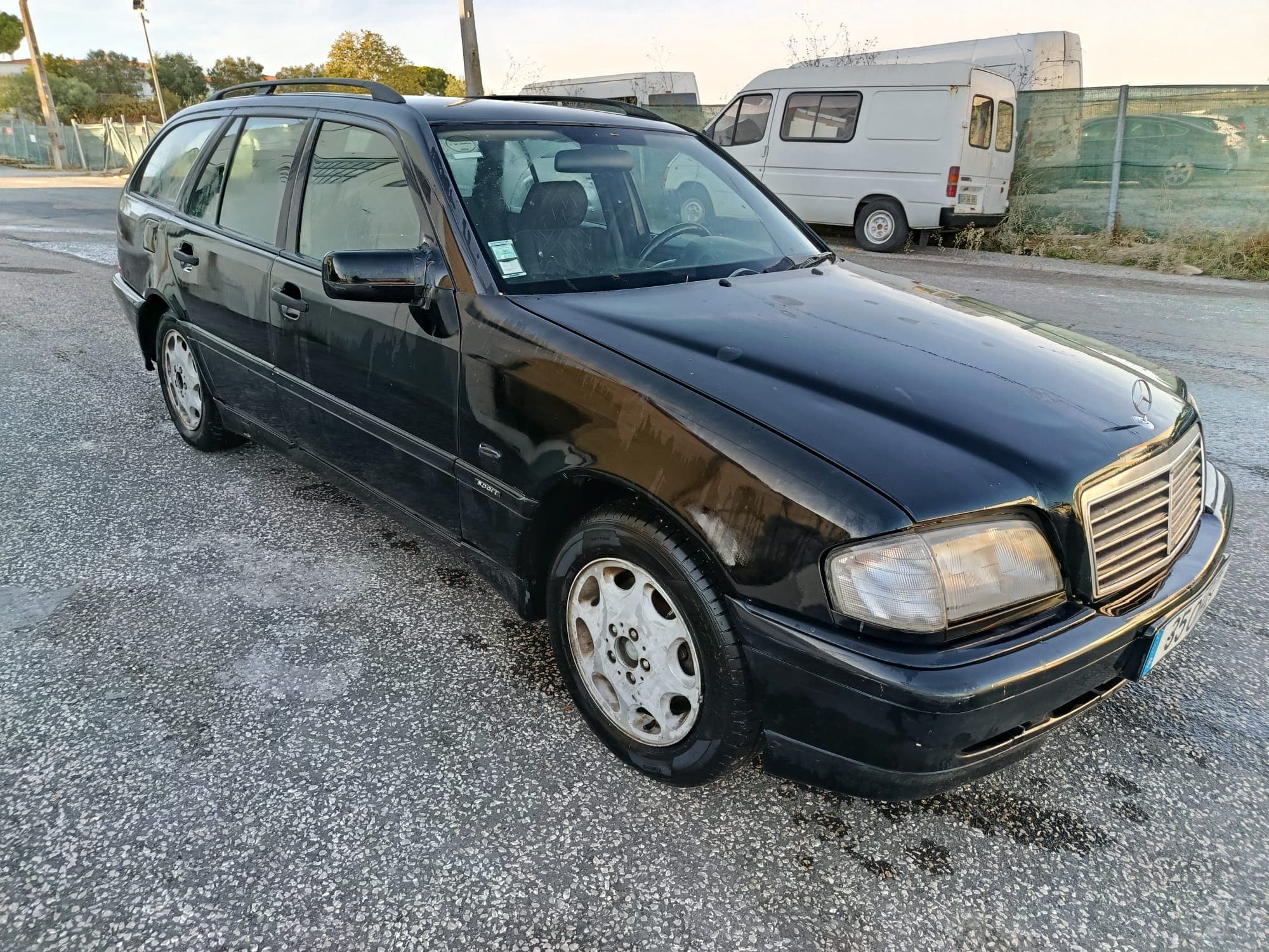 Mercedes-Benz C220 CDI · Ano 2000 — imagem 1