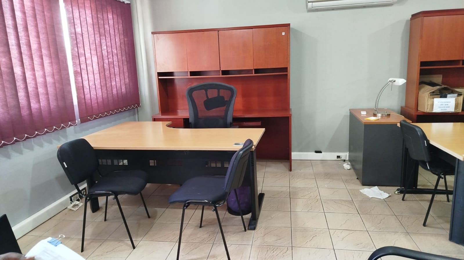 Mobiliário de escritório — image 1