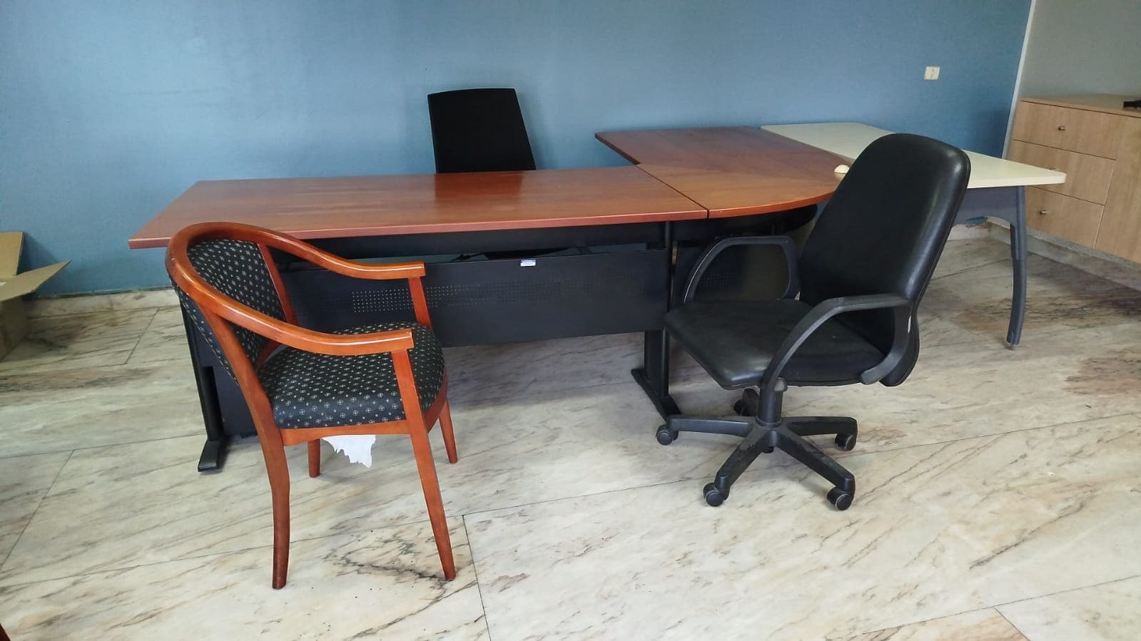 Mobiliario de oficina — imagen 1