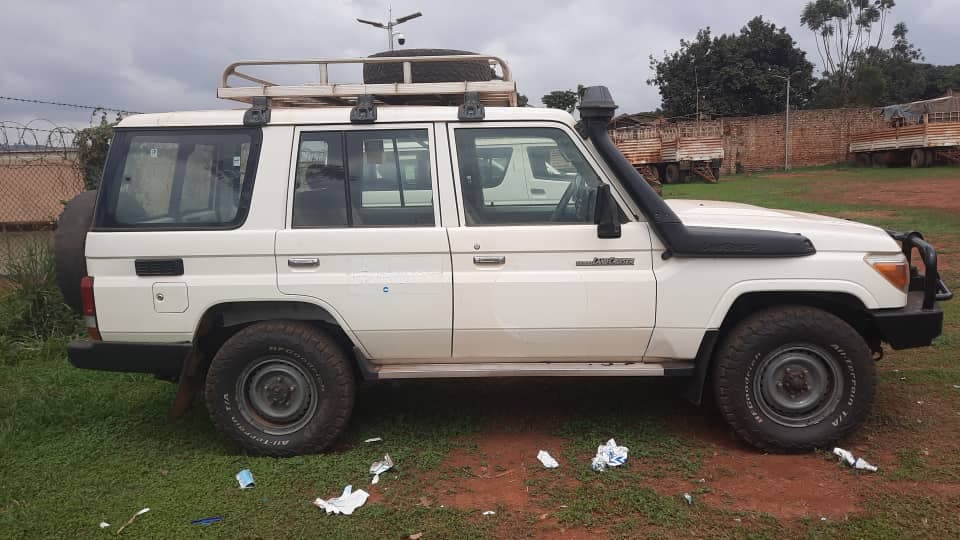 Toyota Landcruiser HARD TOP HZJ76R-RKMRS 2018 — imagen 3