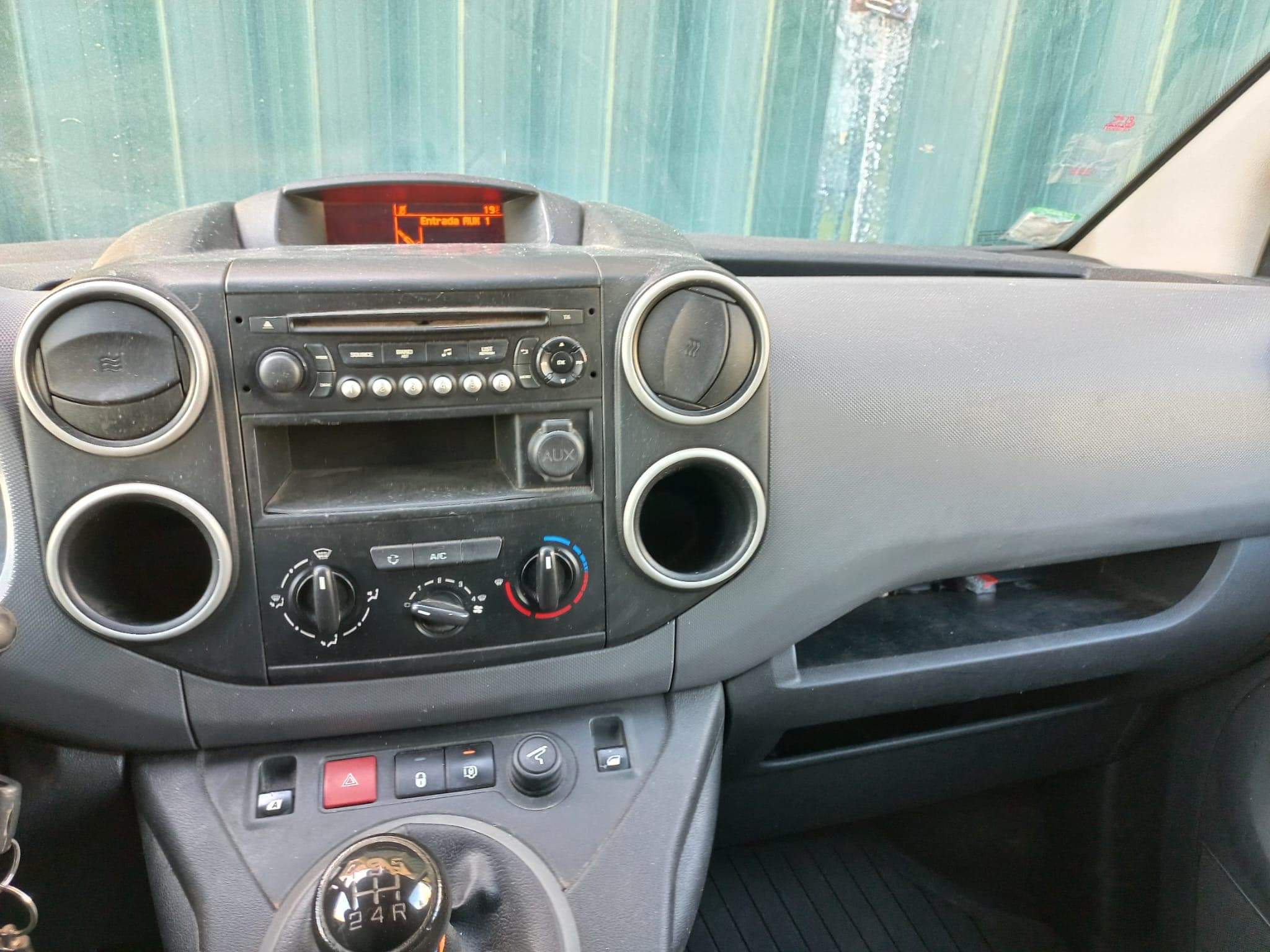 Citroën Berlingo · Ano 2016 — image 26
