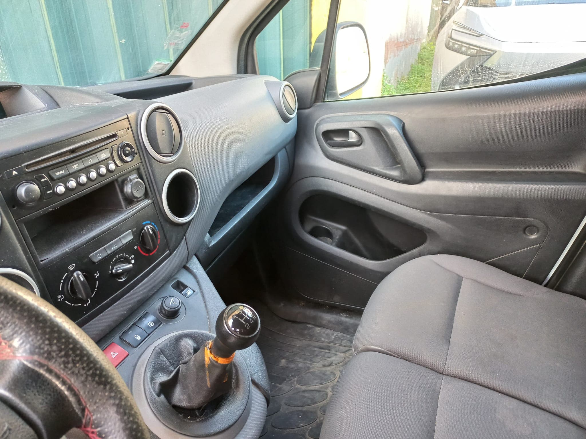 Citroën Berlingo · Ano 2016 — image 22