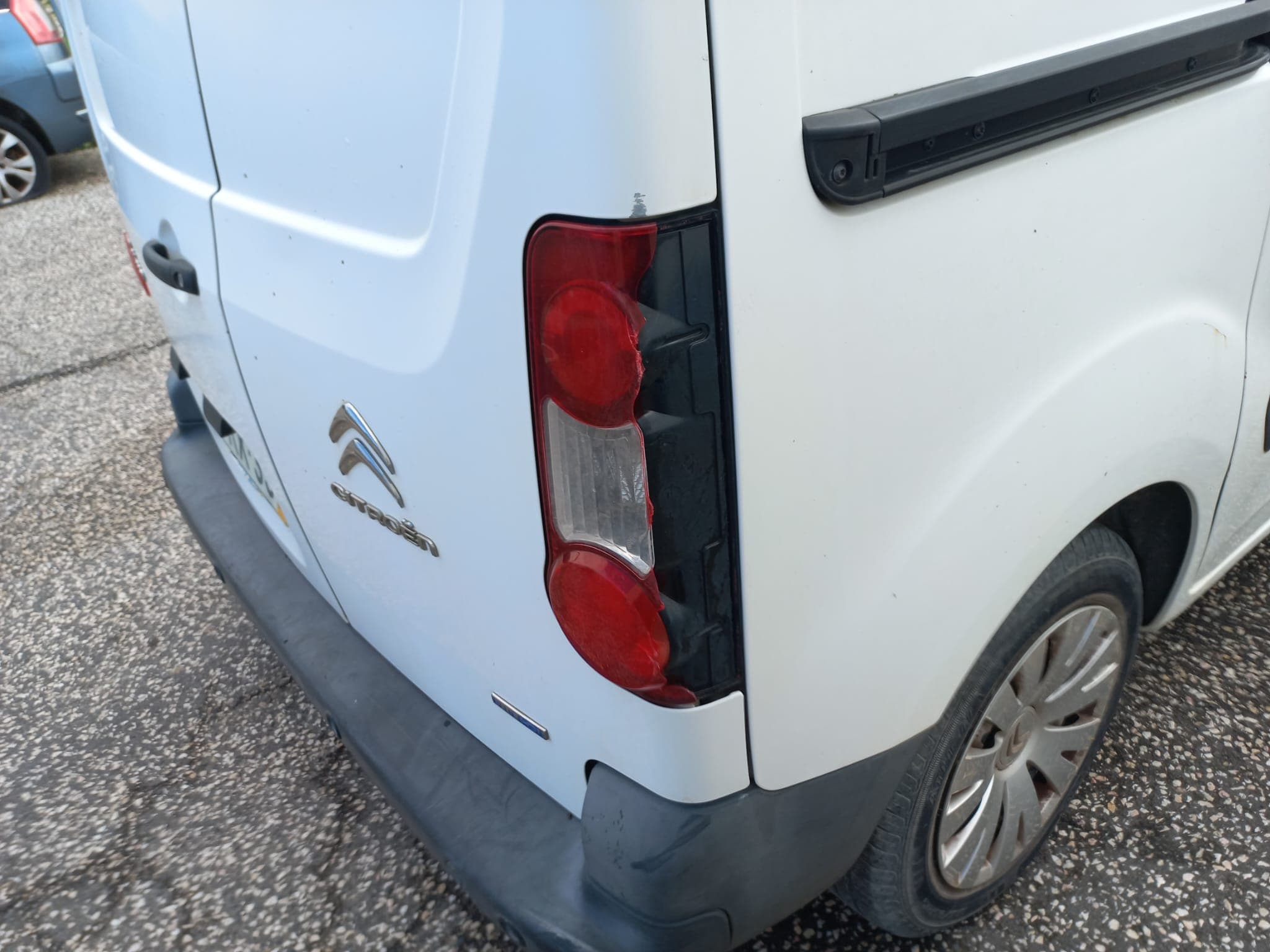 Citroën Berlingo · Ano 2016 — image 13