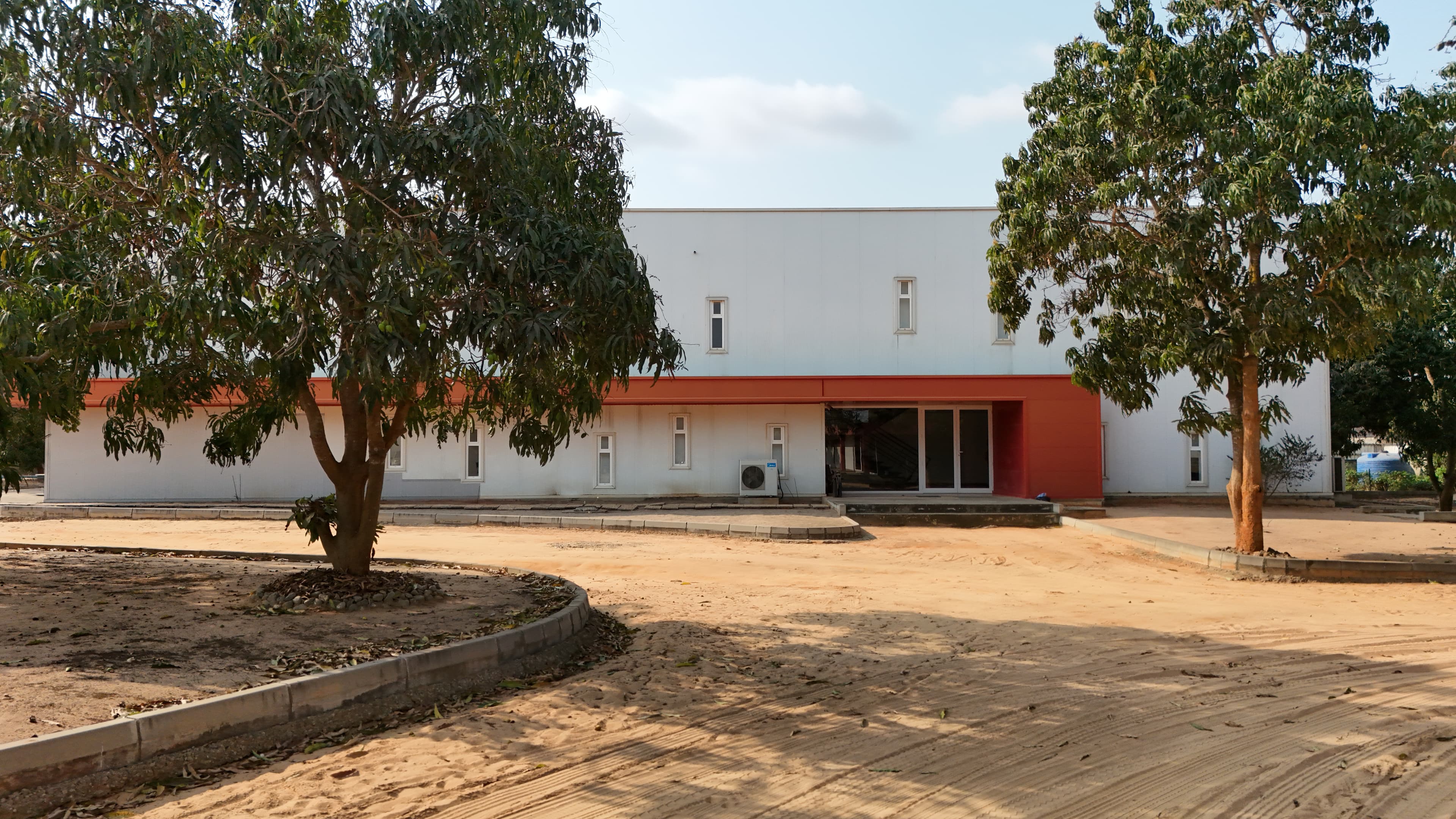 Kikuxi | Estaleiro Industrial com Infraestruturas Residenciais e Operacionais — imagen 11