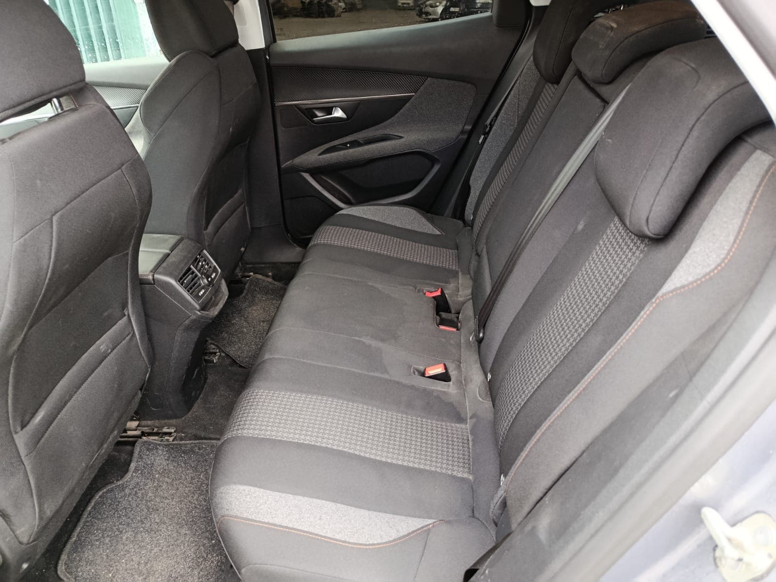 Peugeot 3008 1.5 Blue HDI · Ano 2019 — imagem 18
