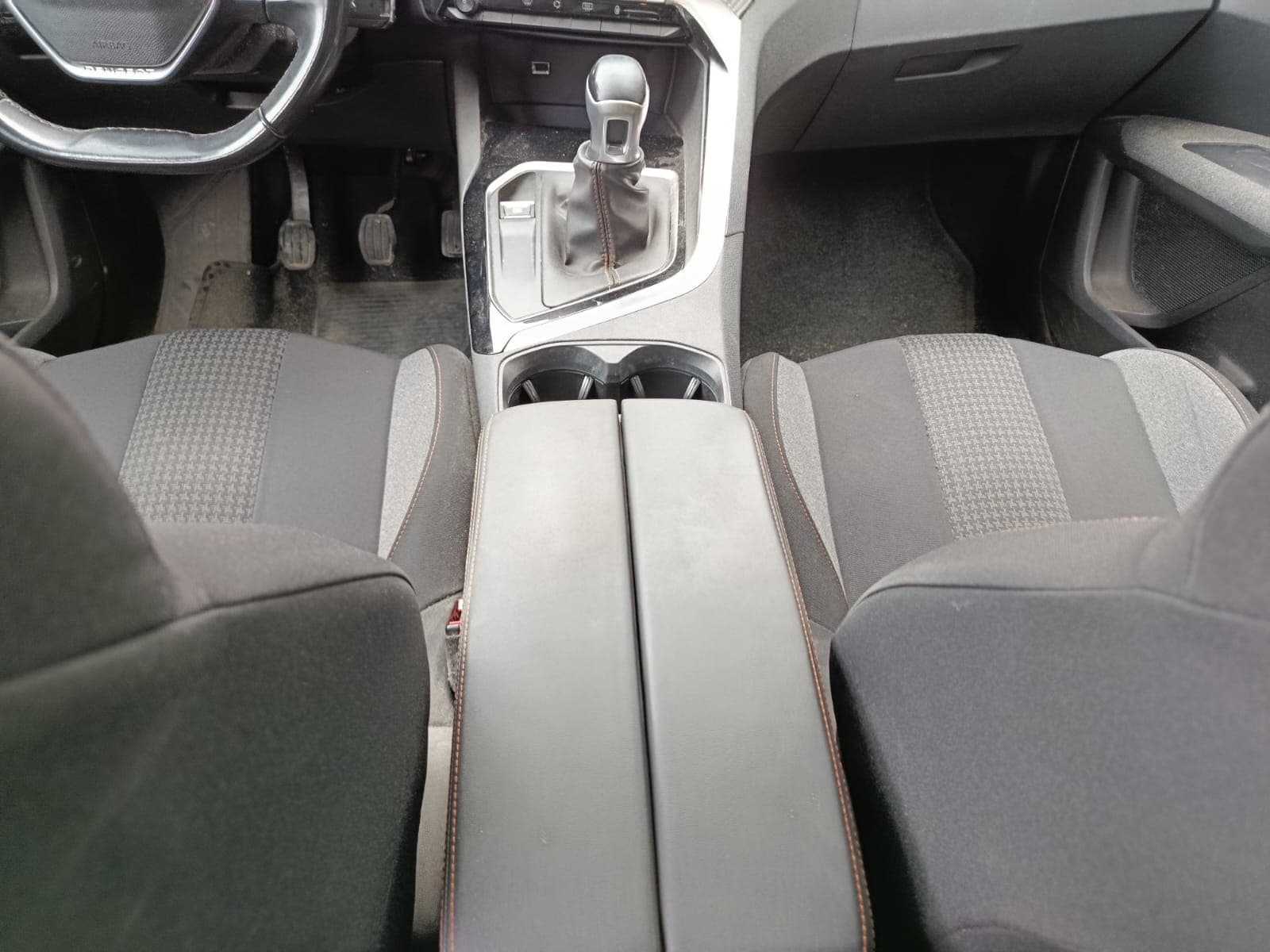 Peugeot 3008 1.5 Blue HDI · Ano 2019 — imagem 19