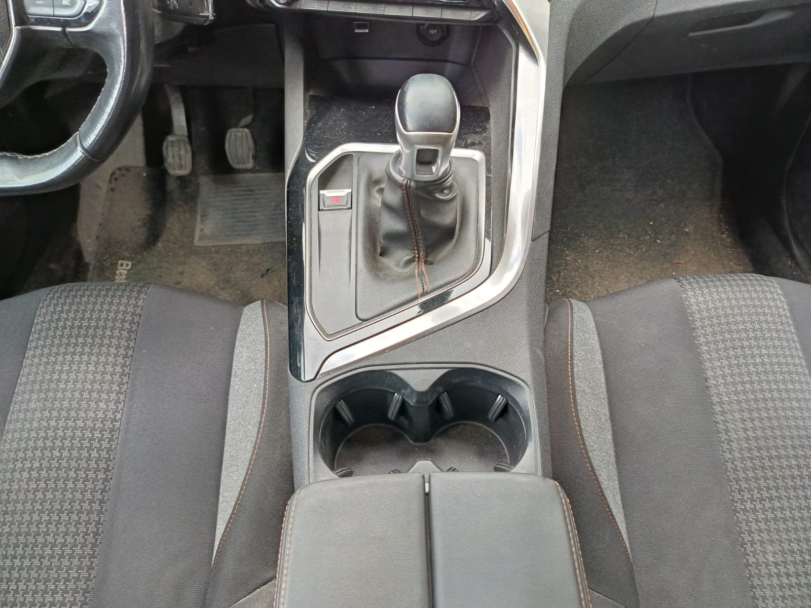 Peugeot 3008 1.5 Blue HDI · Ano 2019 — imagem 17