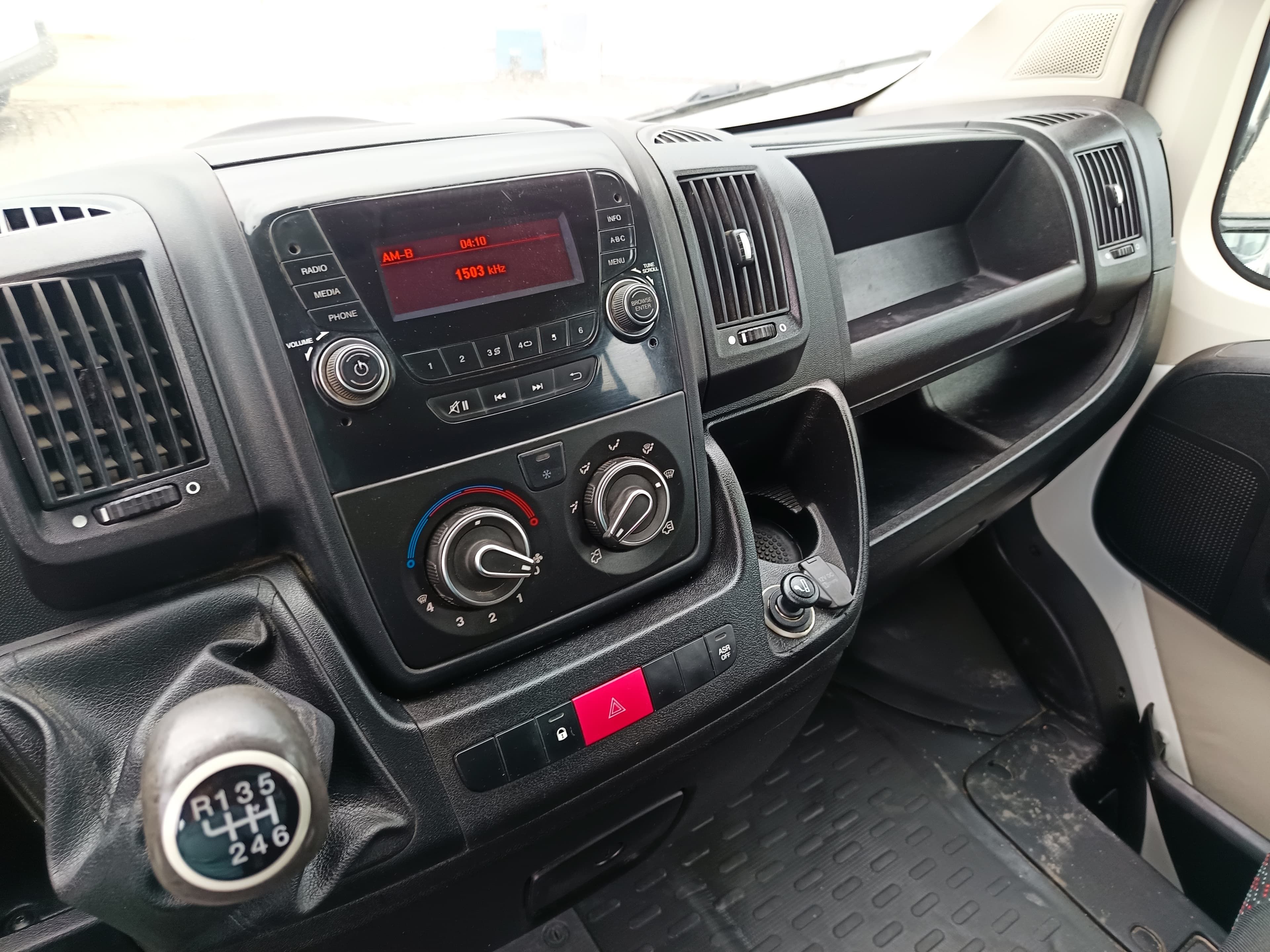 Peugeot Boxer · Ano 2014 — image 27