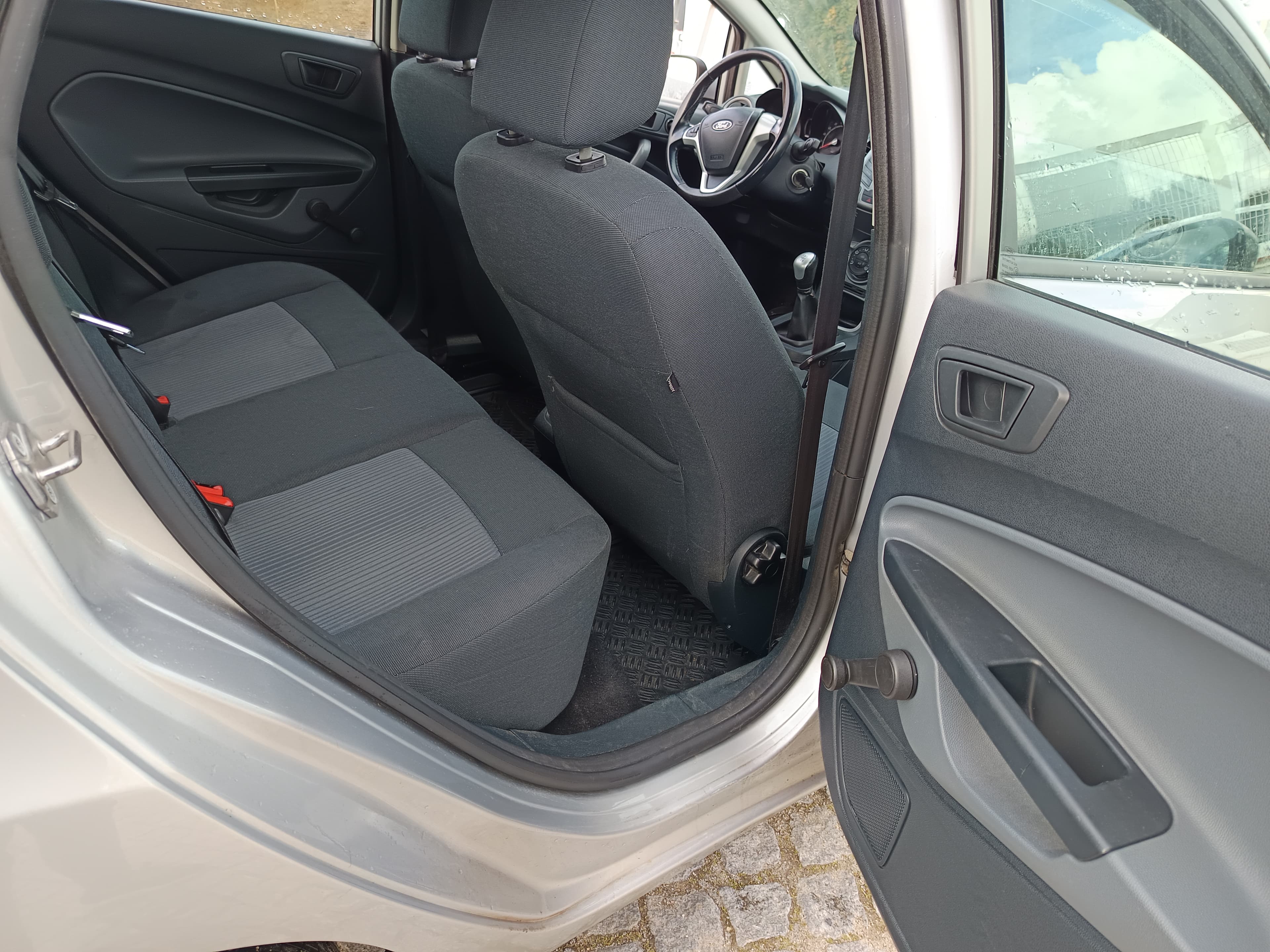 Ford Fiesta · Ano 2010 — imagem 19