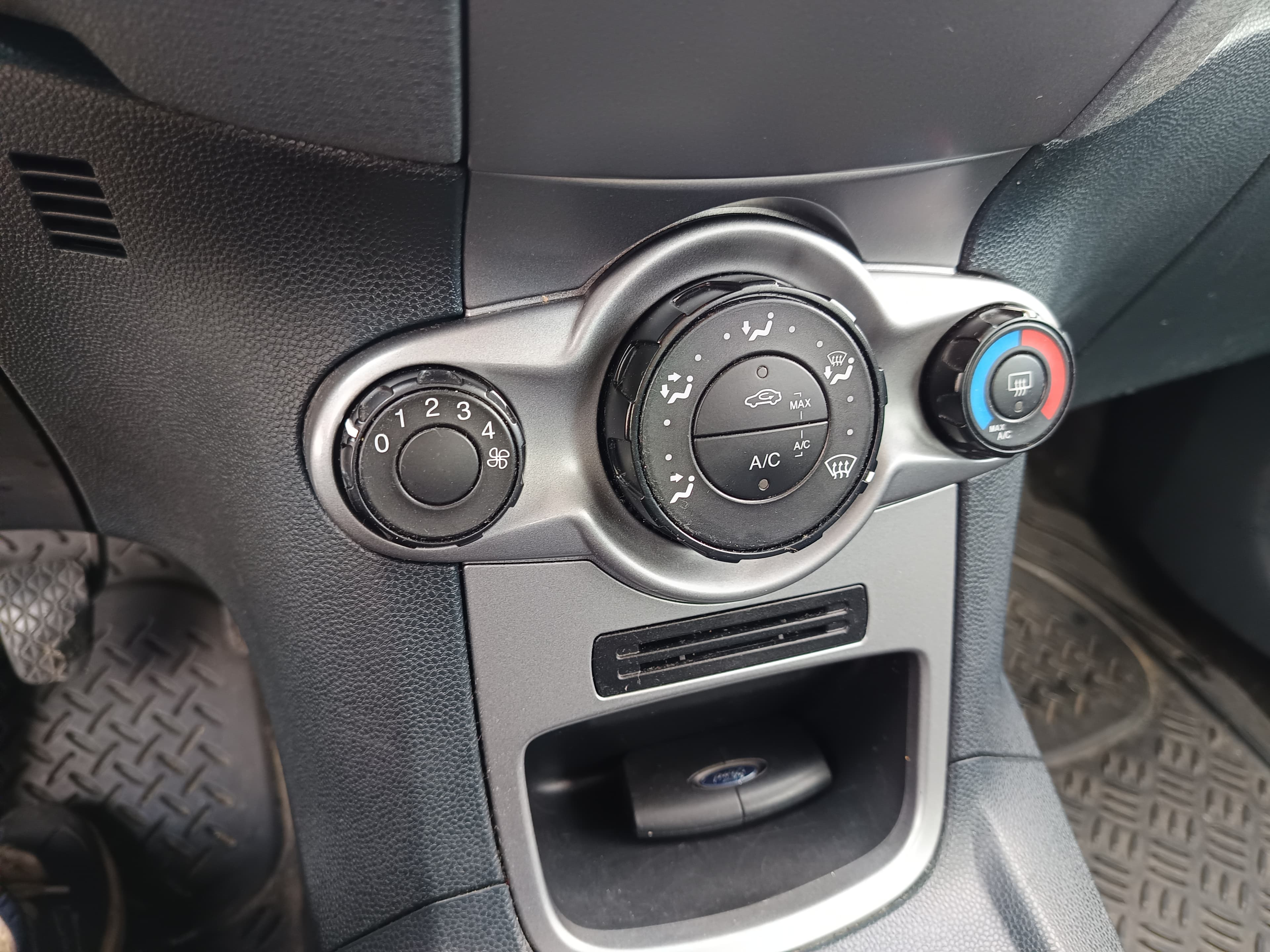 Ford Fiesta · Ano 2010 — imagem 36