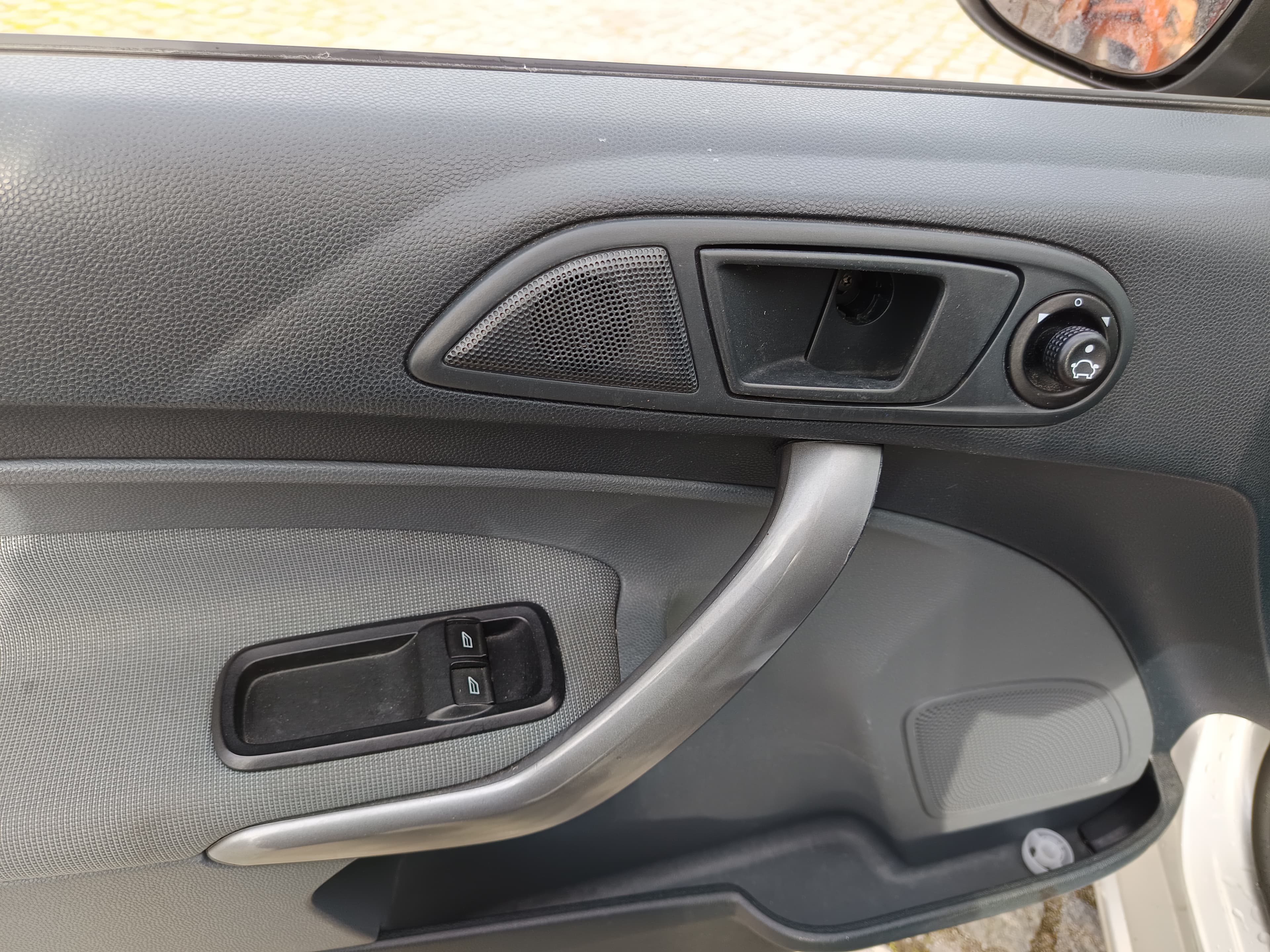 Ford Fiesta · Ano 2010 — imagem 30