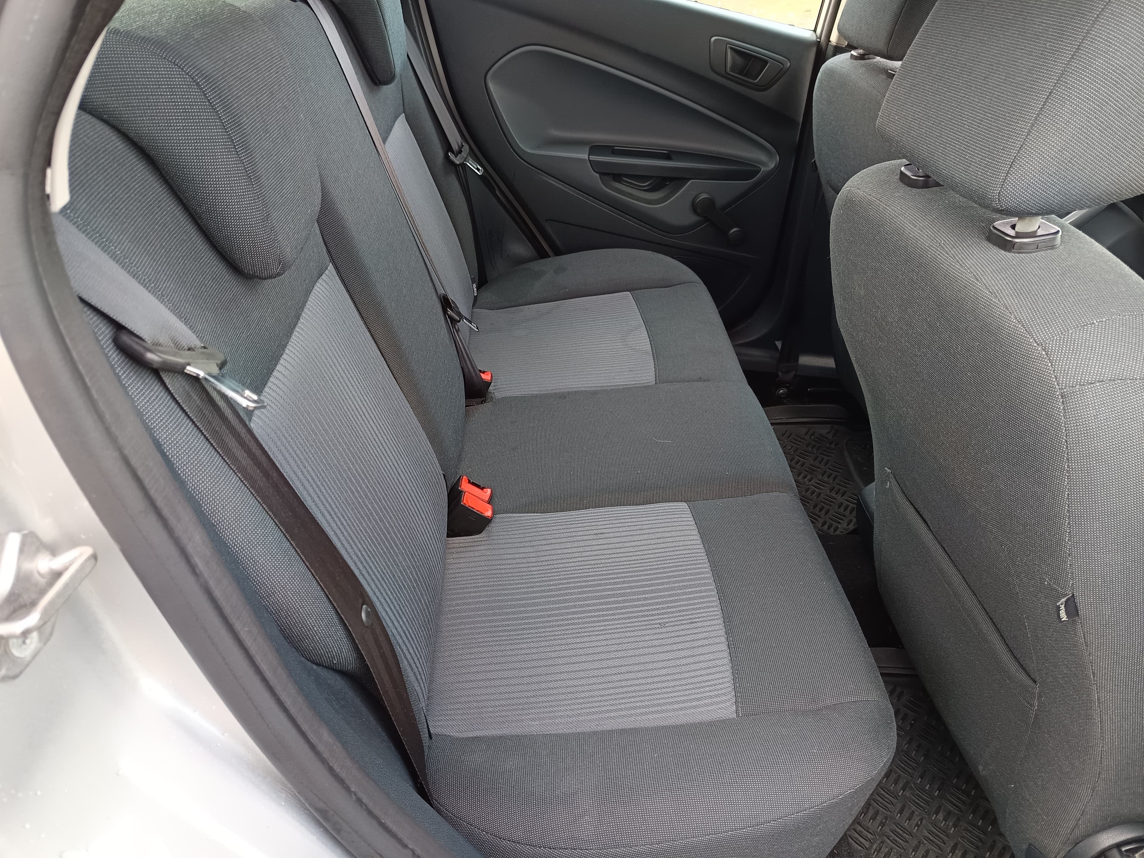 Ford Fiesta · Ano 2010 — imagem 21