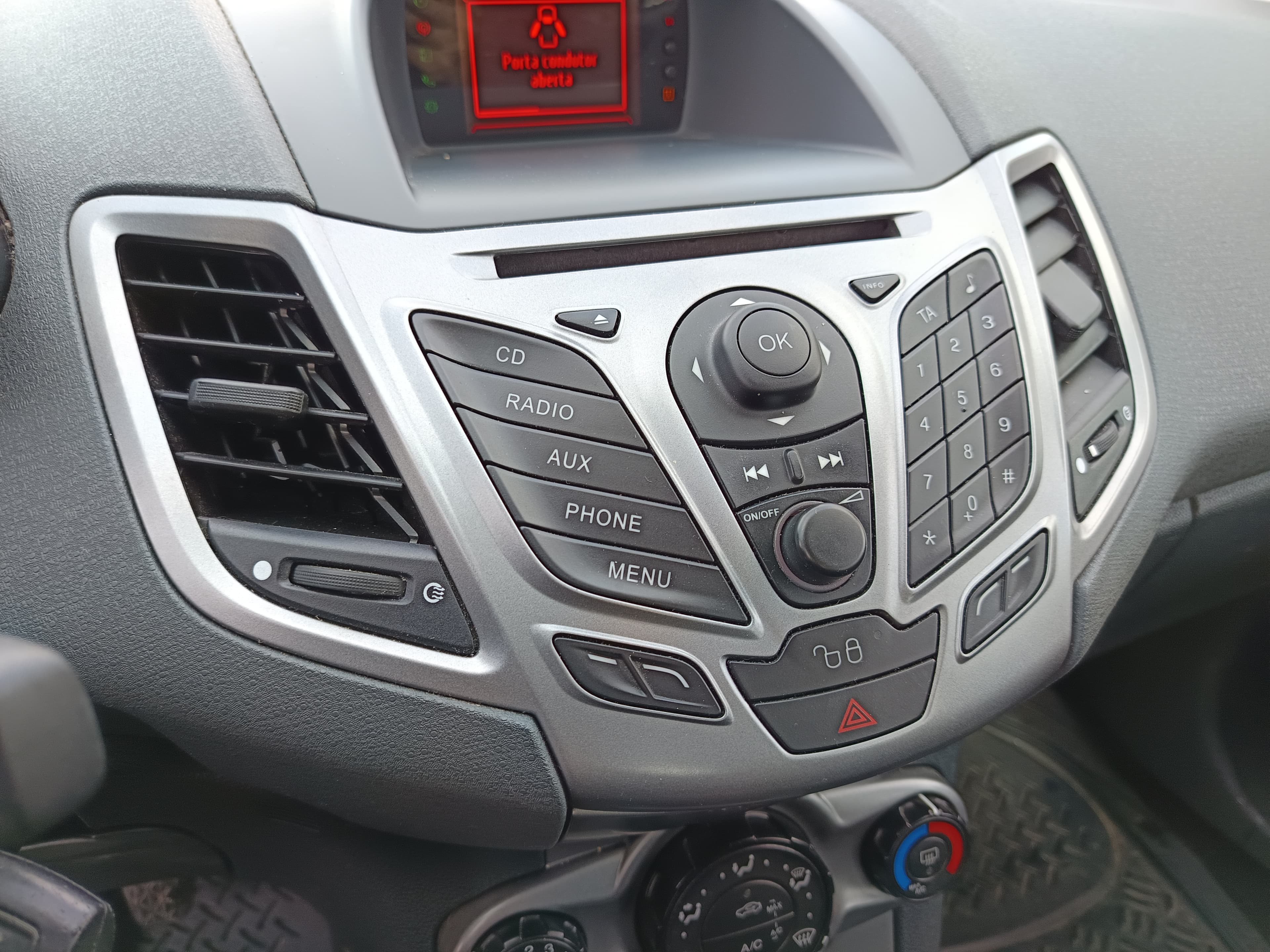 Ford Fiesta · Ano 2010 — imagem 35