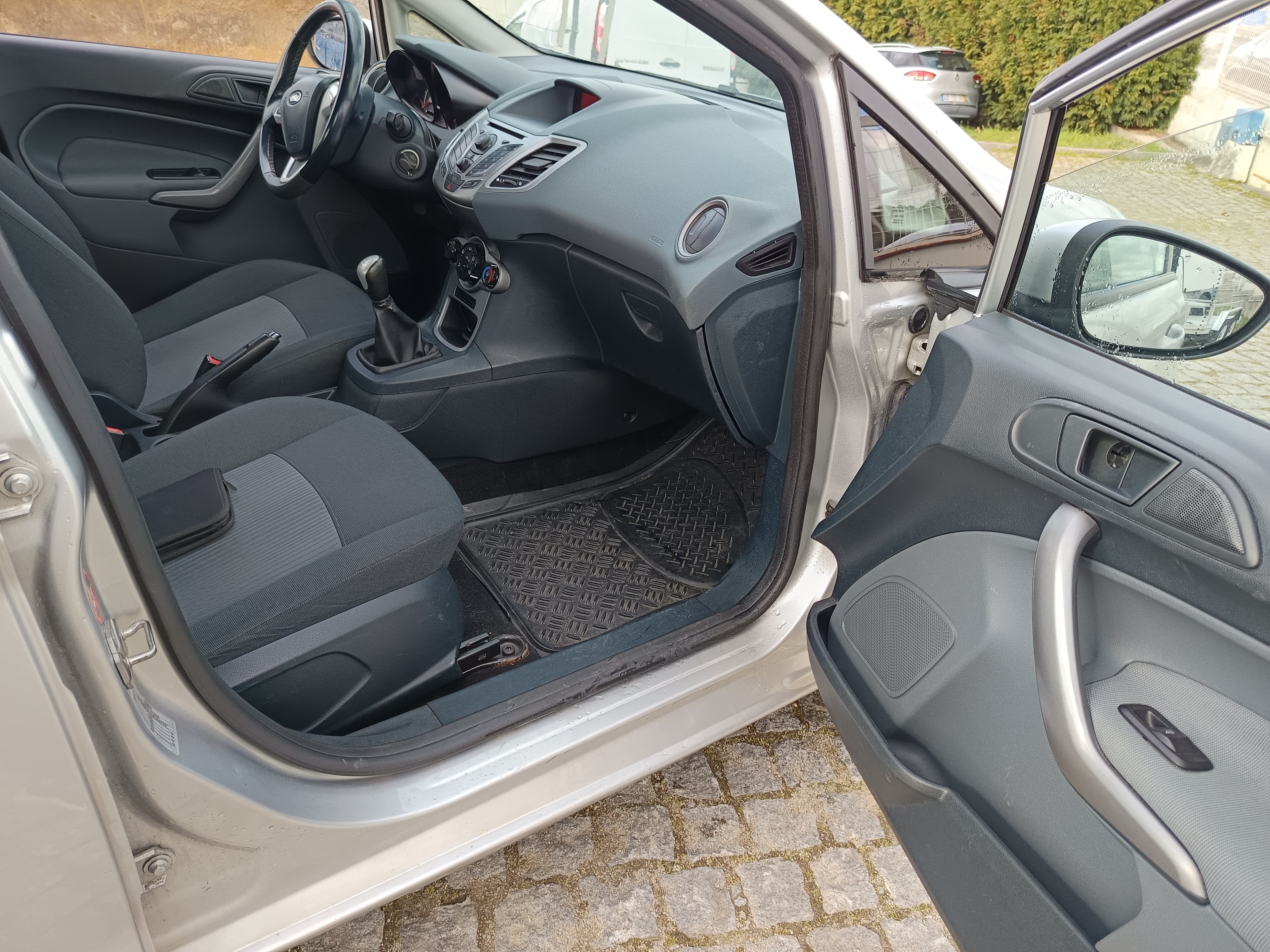 Ford Fiesta · Ano 2010 — imagem 22
