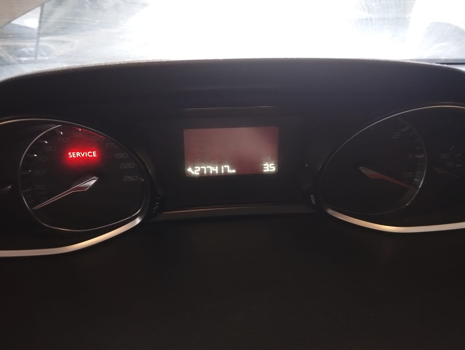 Peugeot 308 · Año 2015 — imagen 18