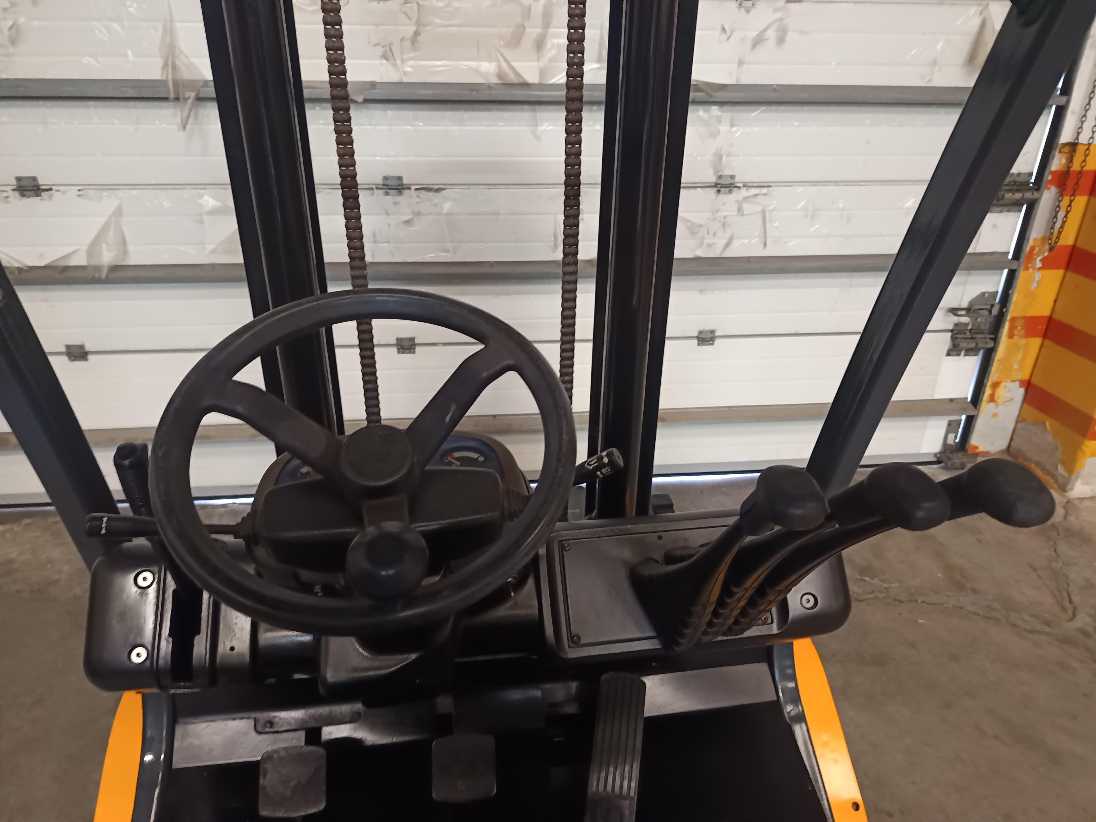 Empilhador Komatsu FD25T-1E1 — image 11