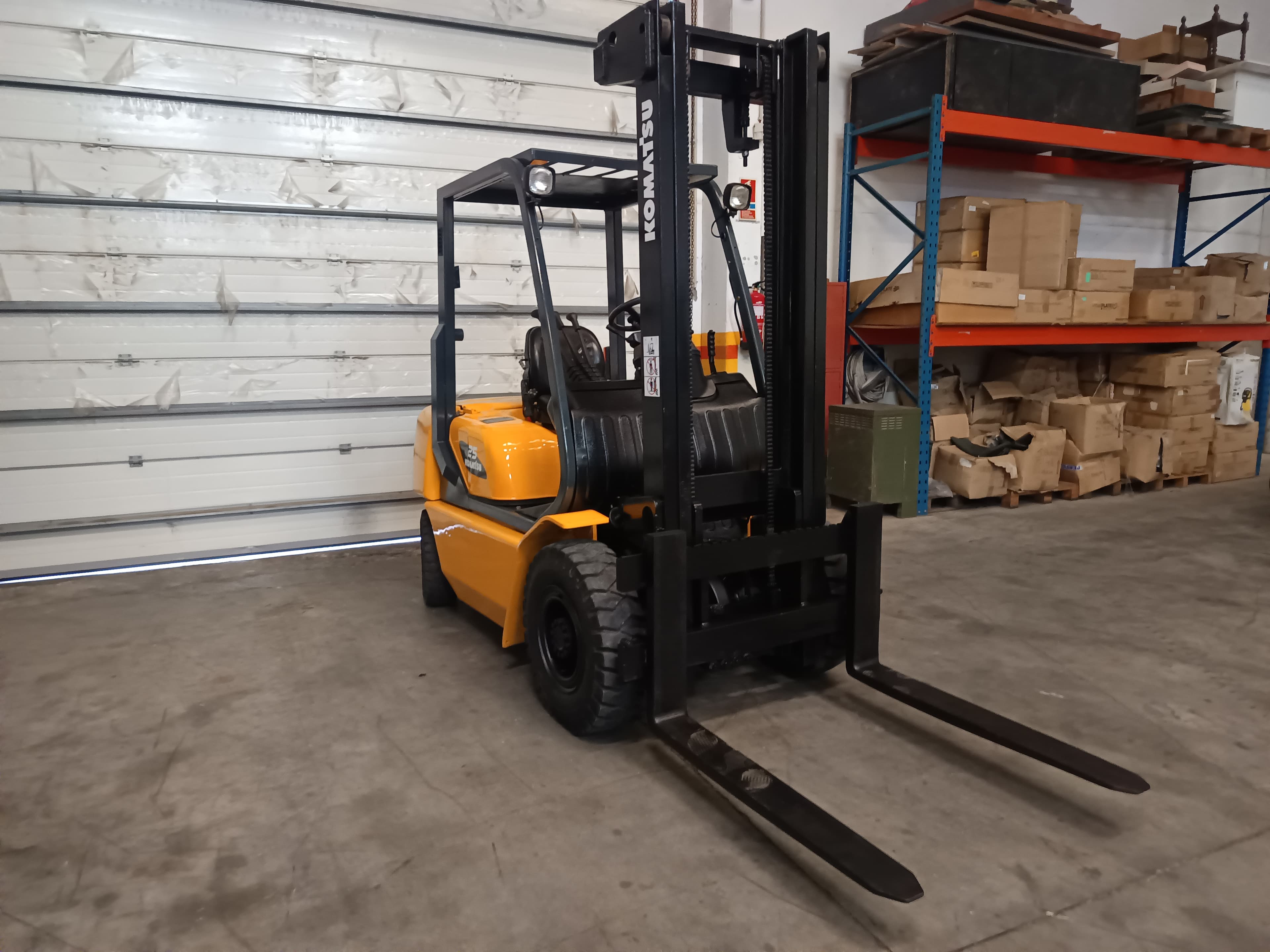 Empilhador Komatsu FD25T-1E1 — image 2
