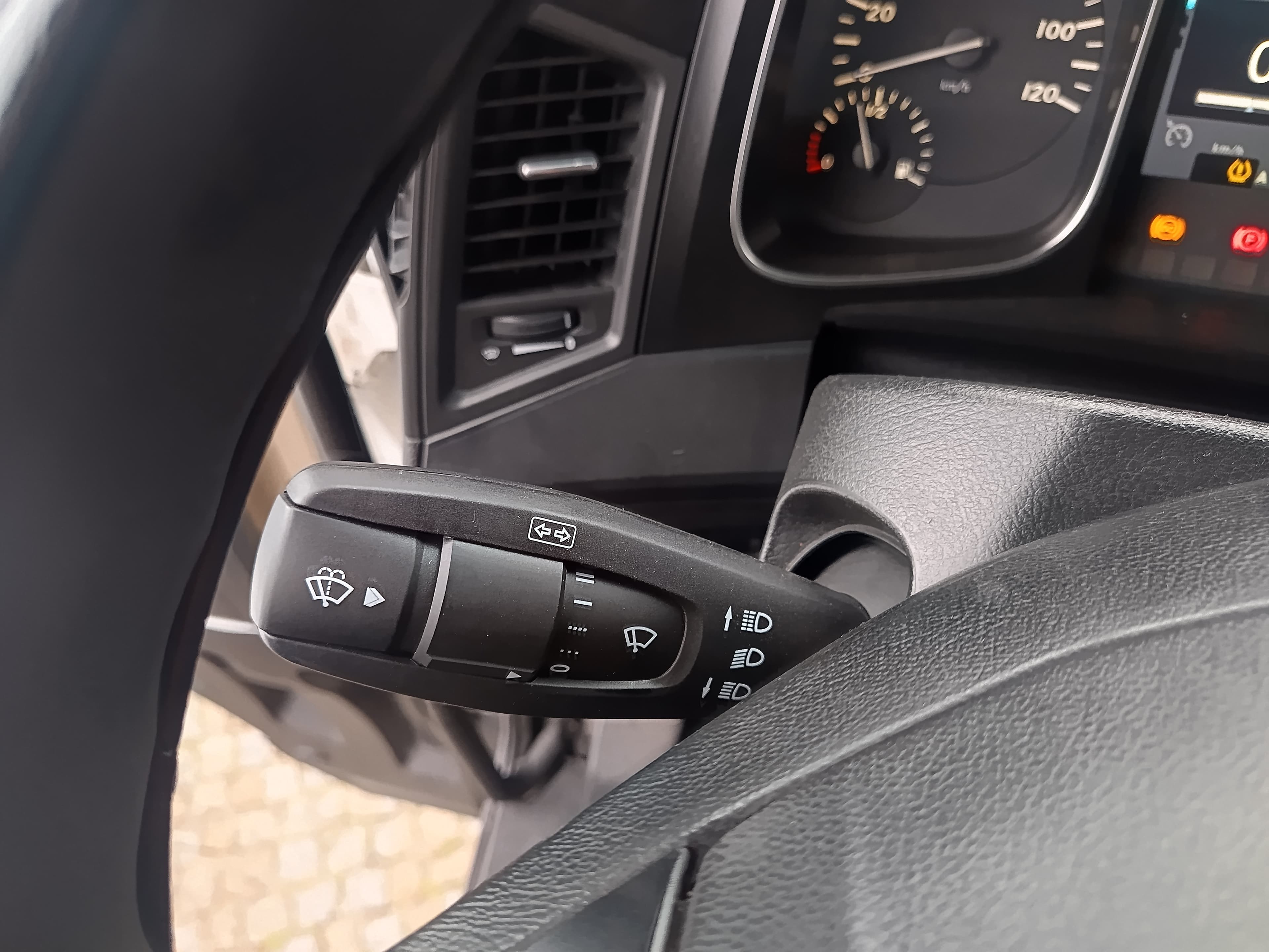 Mercedes-Benz 1845 · Ano 2014 — imagem 25