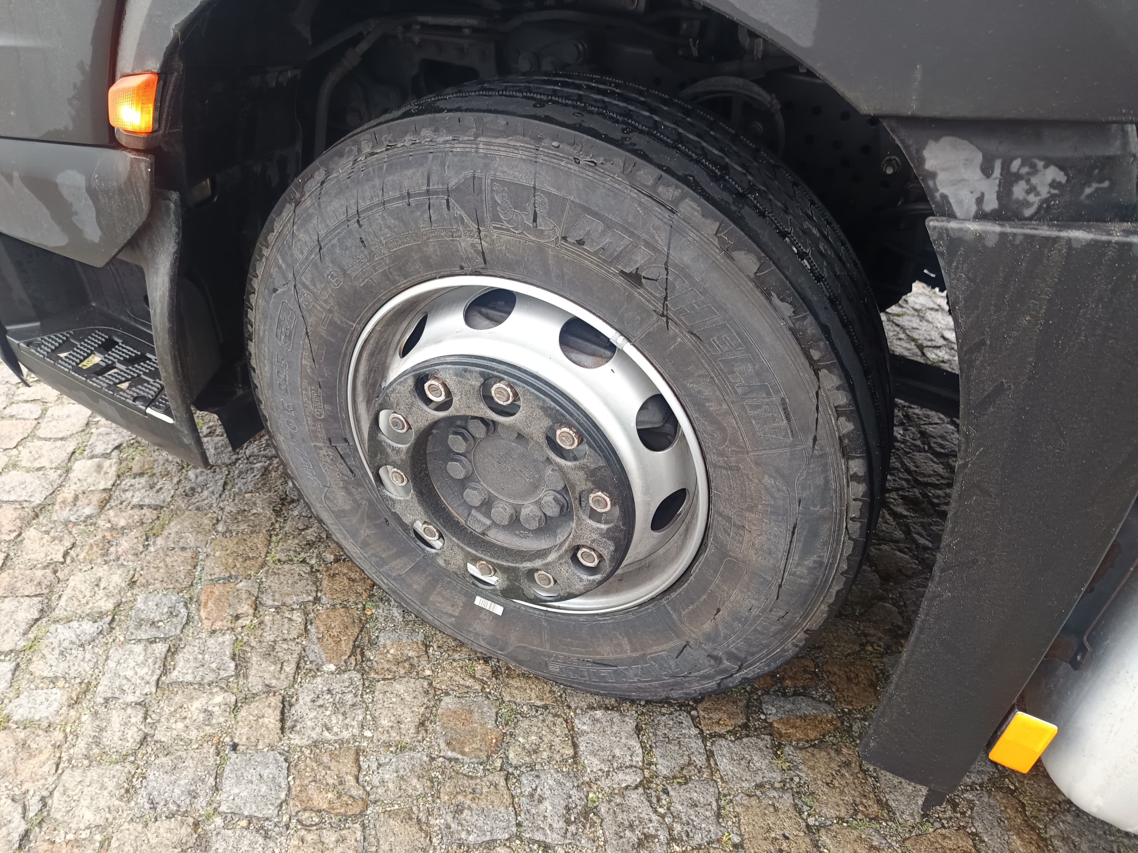 Mercedes-Benz 1845 · Ano 2014 — imagem 11