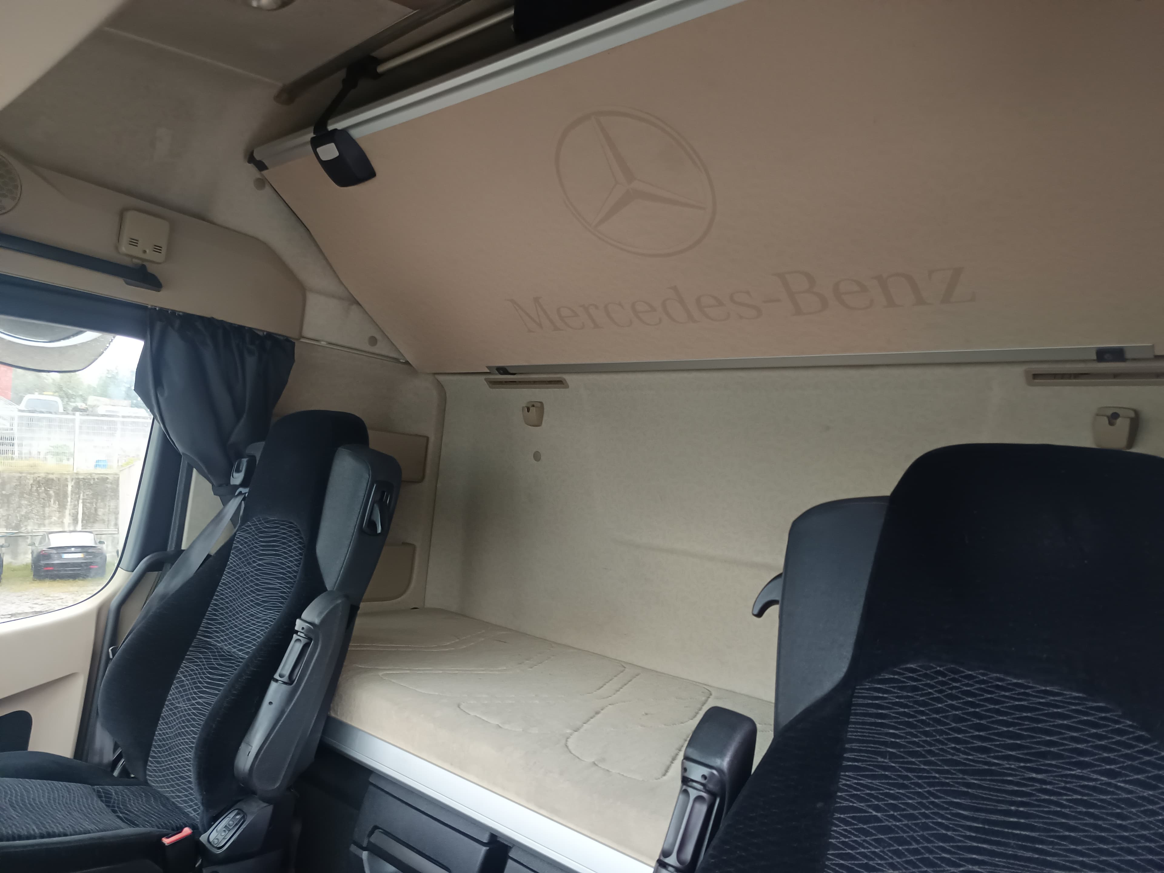 Mercedes-Benz 1845 · Ano 2014 — imagem 17