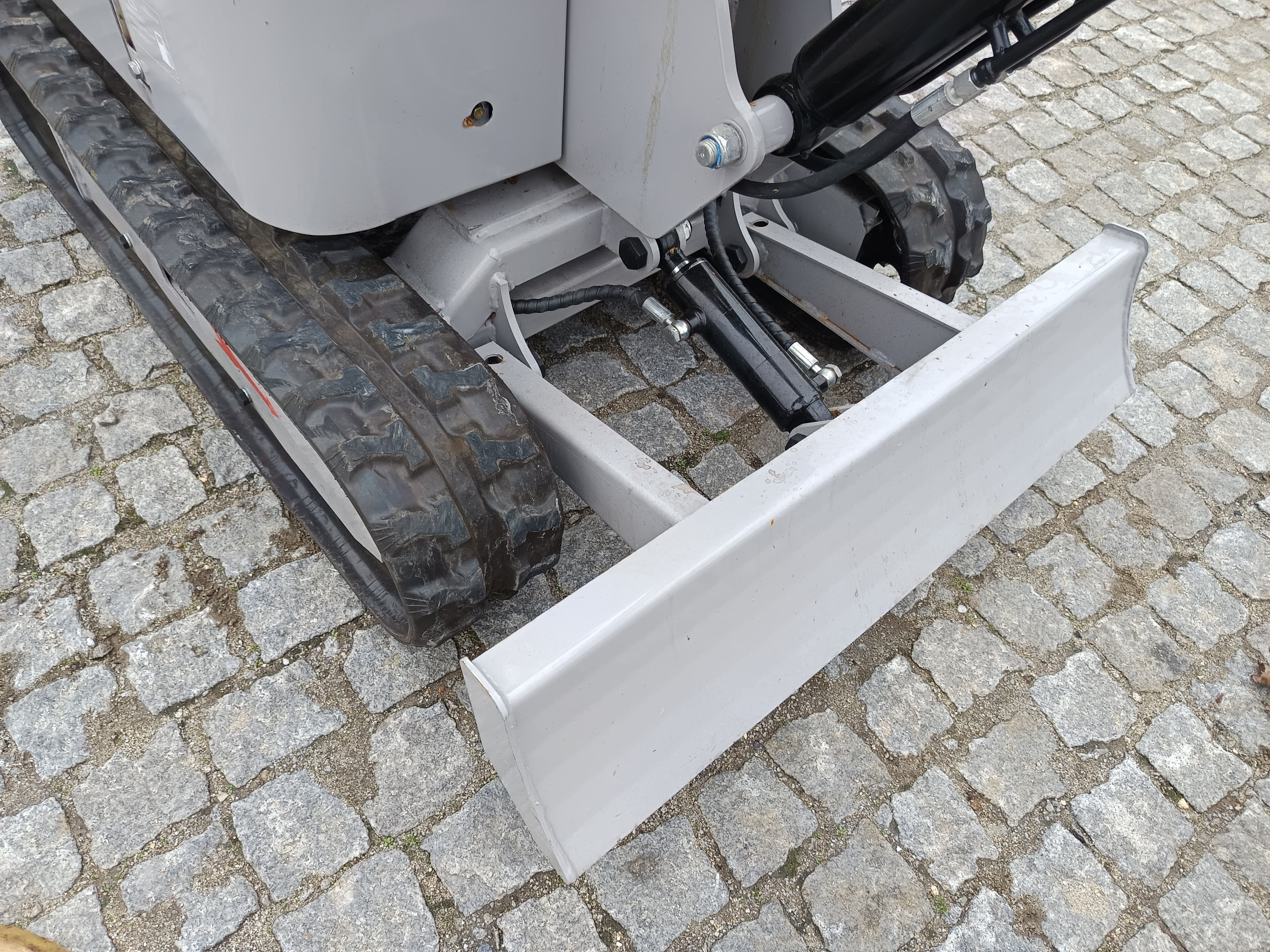 Mini Giratória Infront YFE12 · Ano 2025 — imagen 7