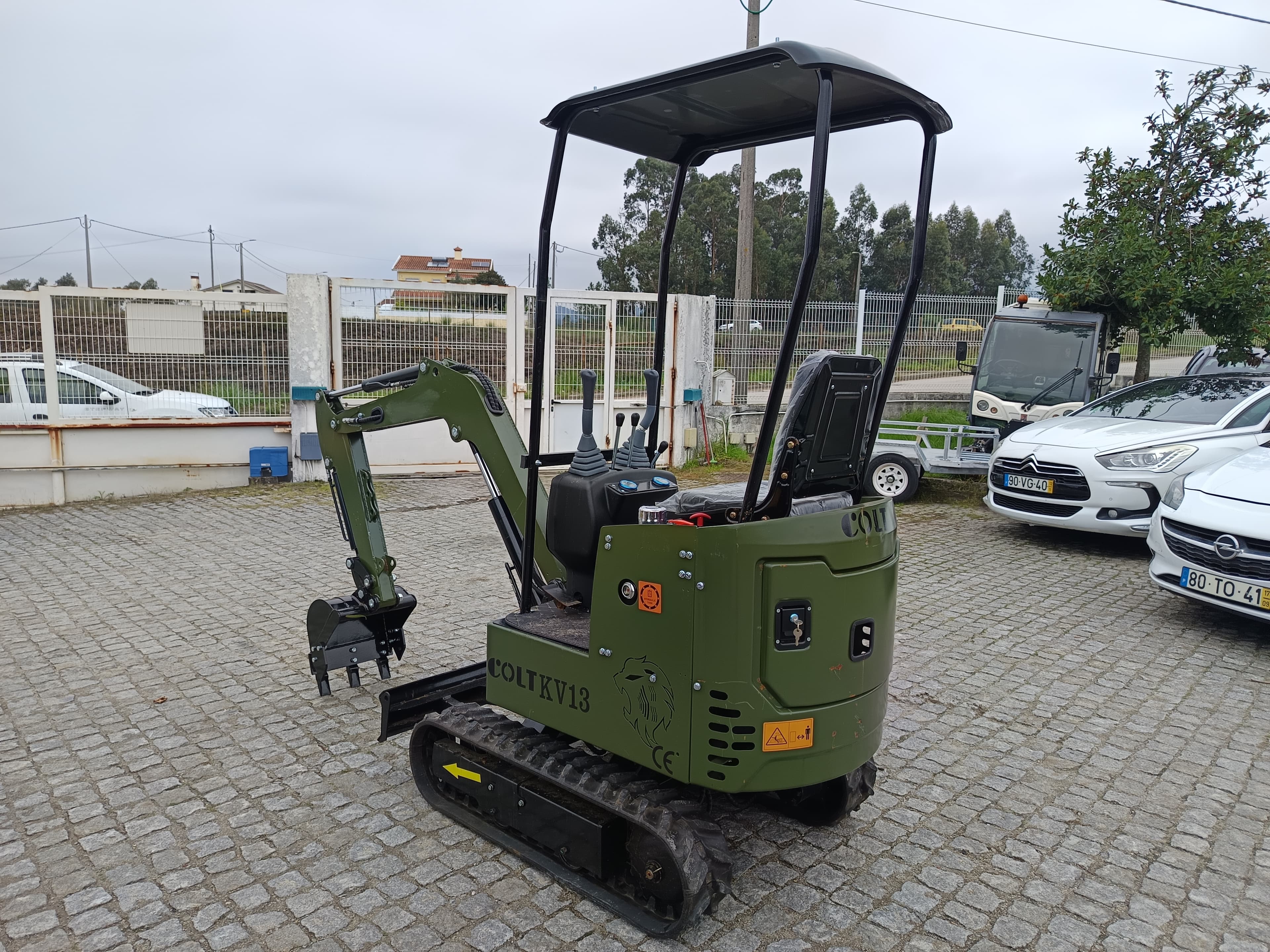Mini Giratória Colt KV13 · Ano 2025 — image 4