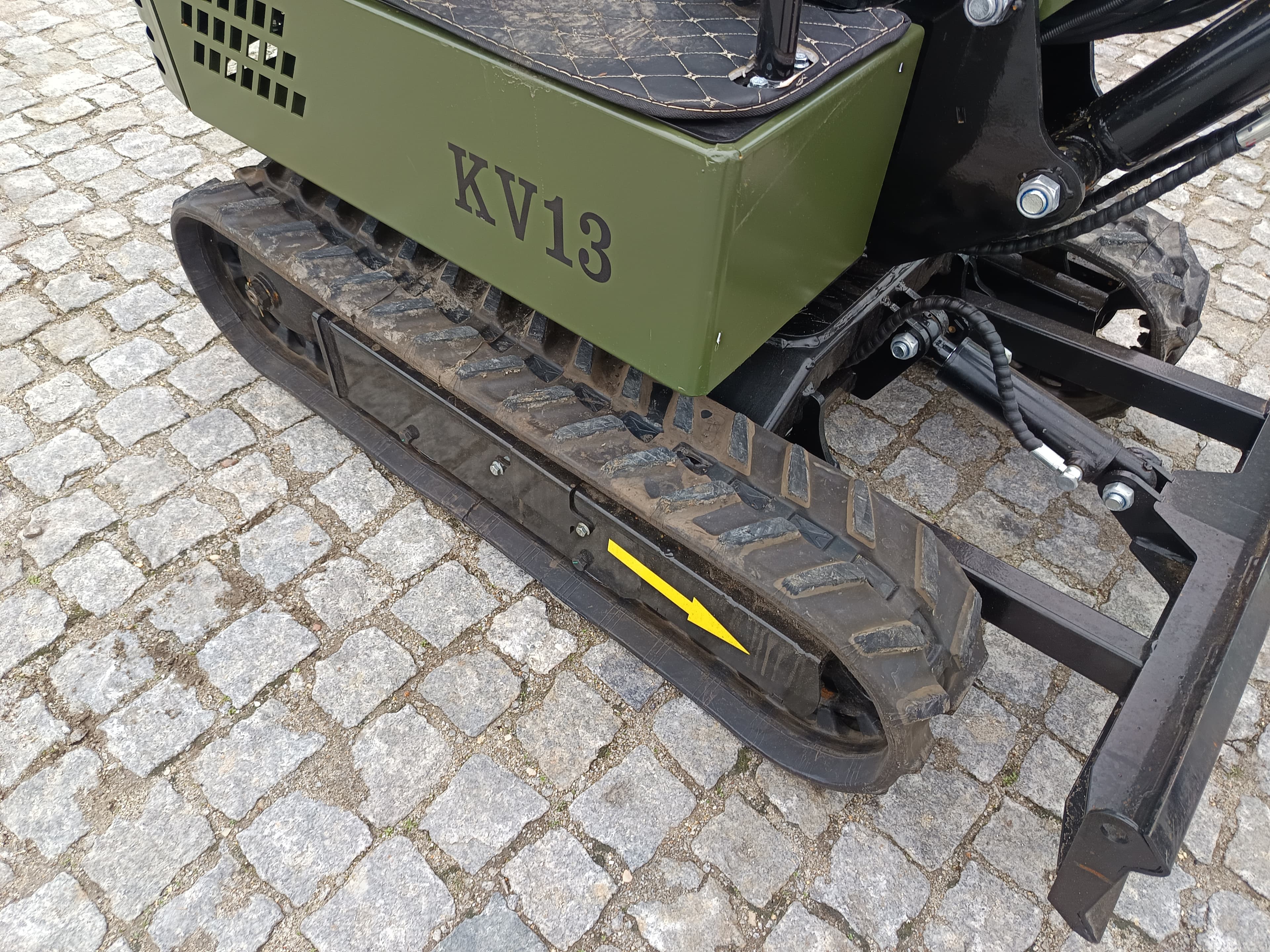 Mini Giratória Colt KV13 · Ano 2025 — image 8