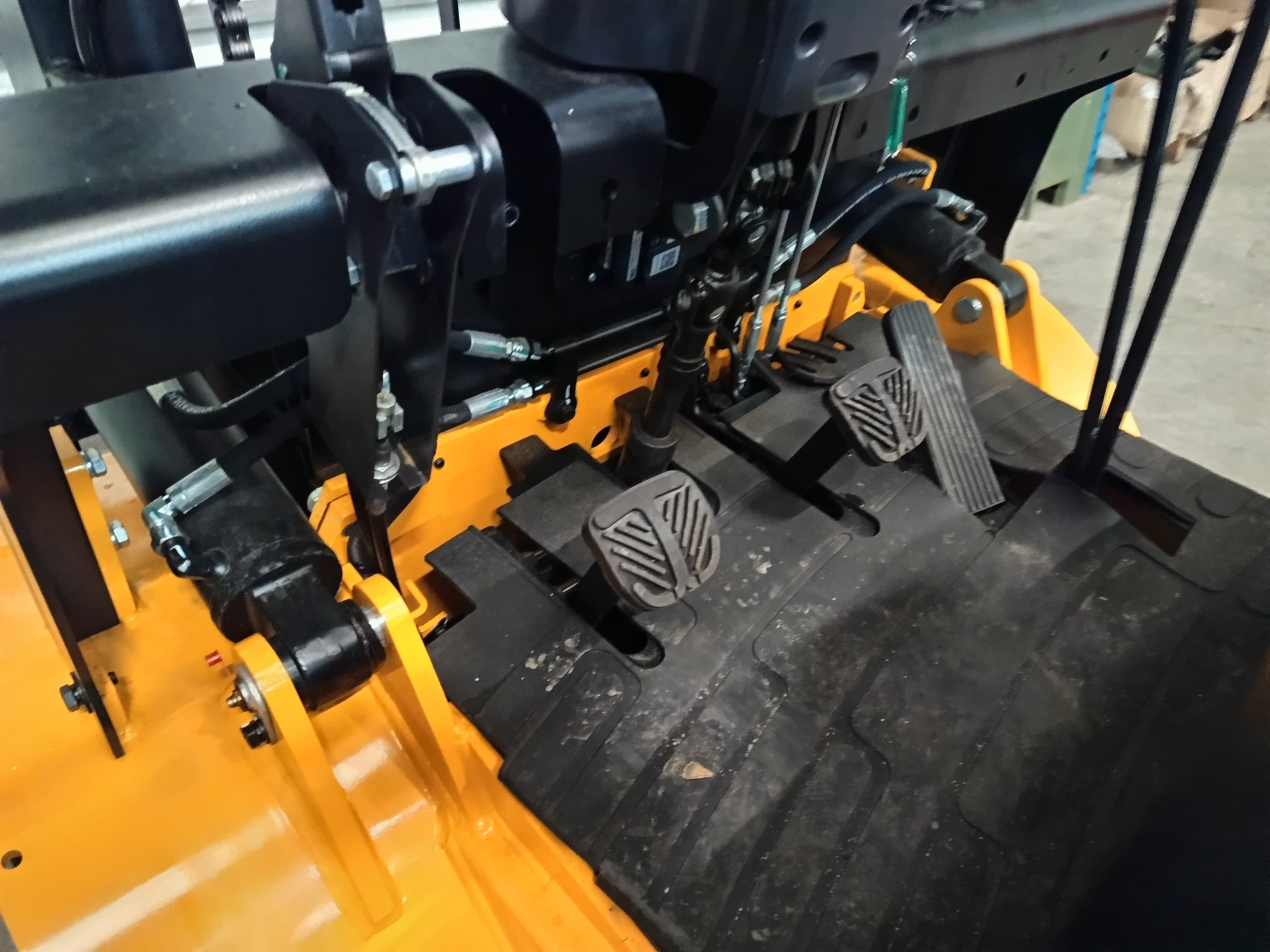 Empilhador JBG FD-32S · Ano 2025 — imagem 10