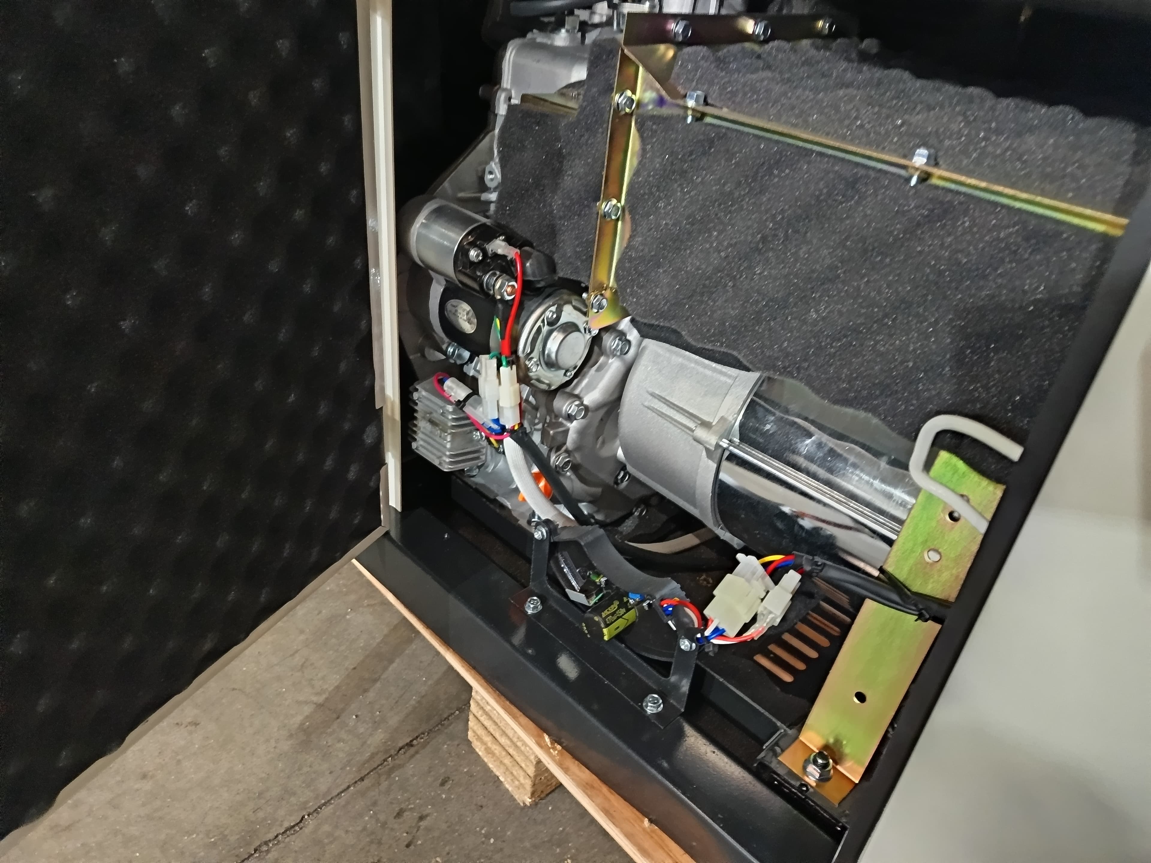 Gerador Compal Power VG-R110 · Ano 2025 — imagem 9