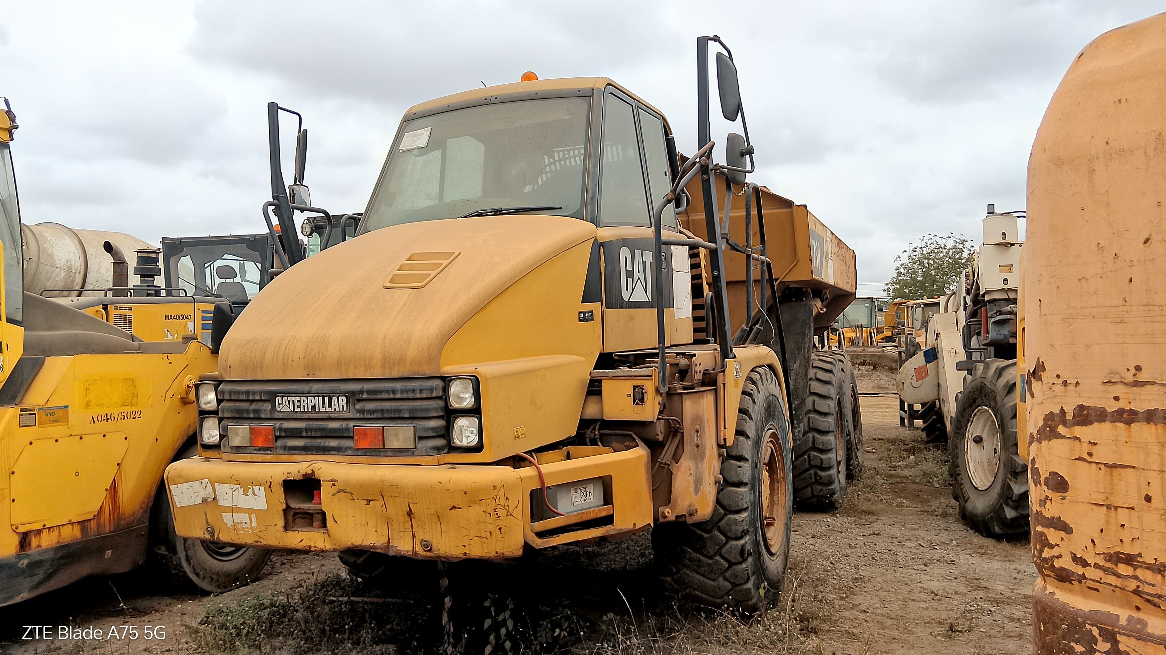 Dumper Articulado 30 T CATERPILLAR 730