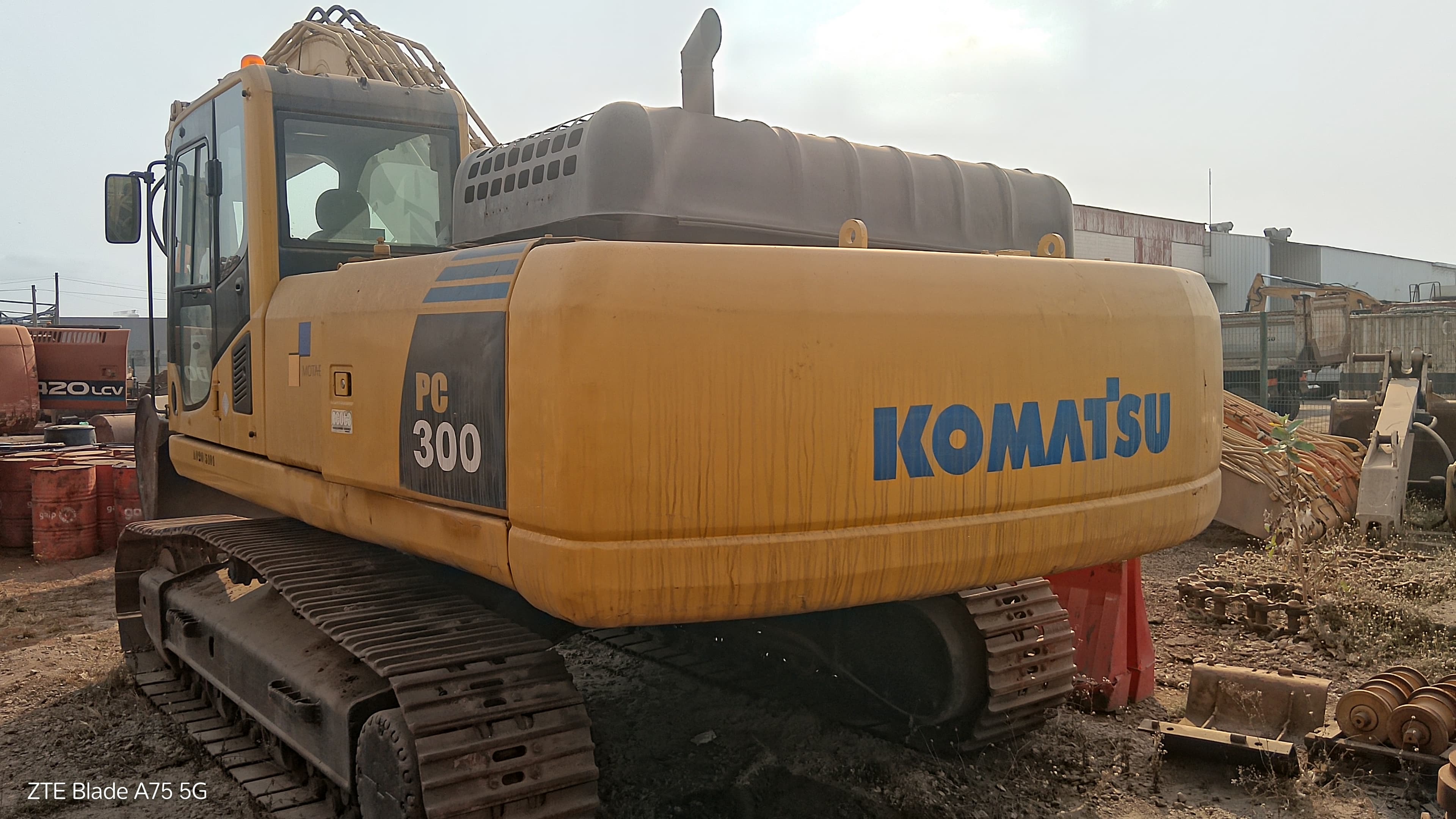 Pelle chenille 30 T KOMATSU PC300-8 — image 4