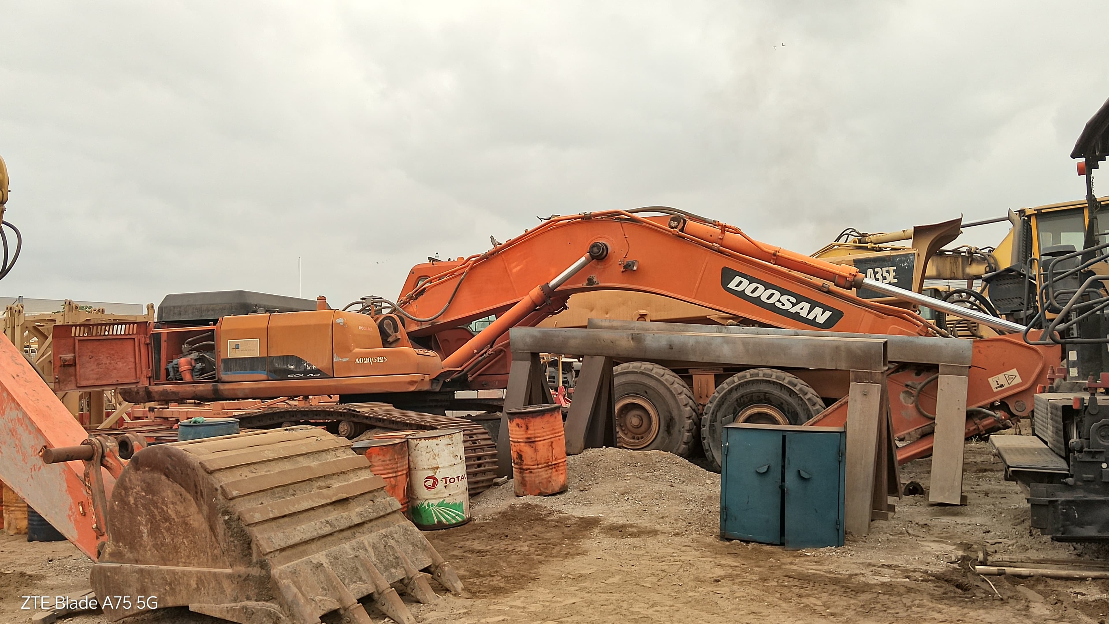 Escavadora de Rastos 45 T DOSAN S-420 LC-V