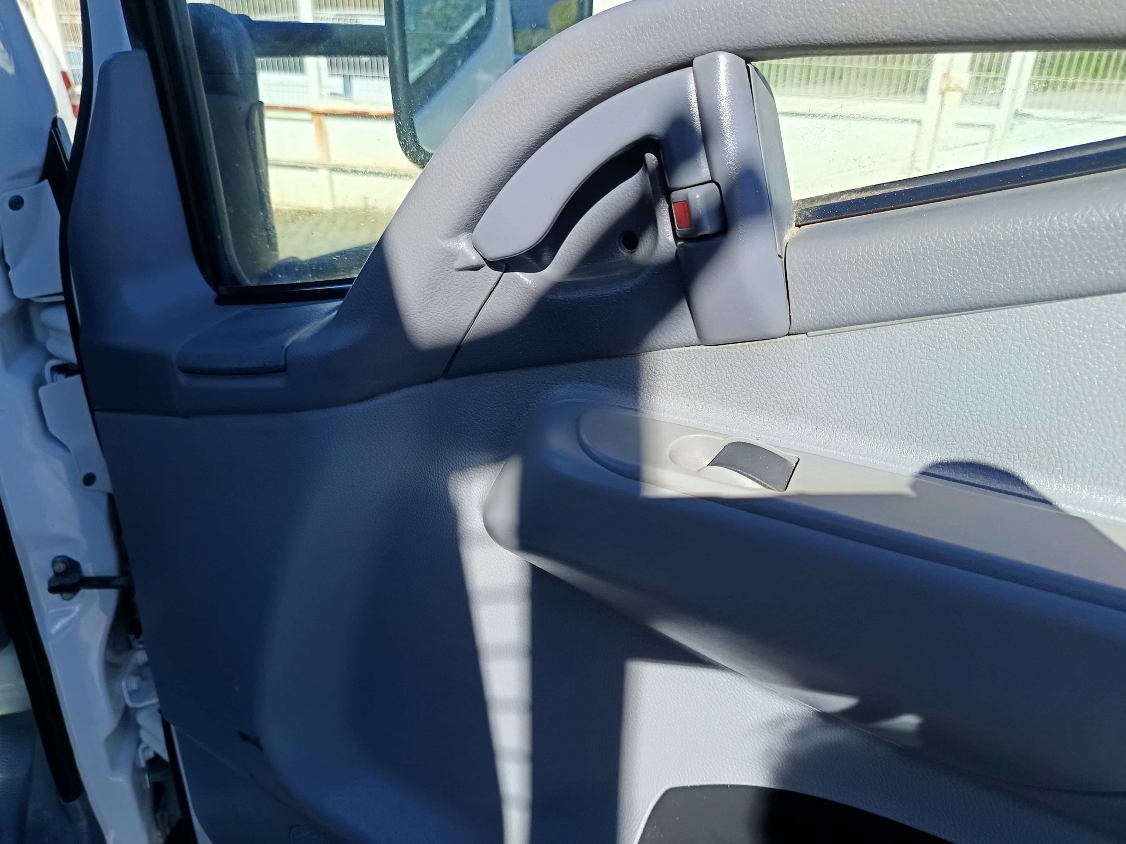 Mitsubishi Canter · Ano 2008 — imagem 26